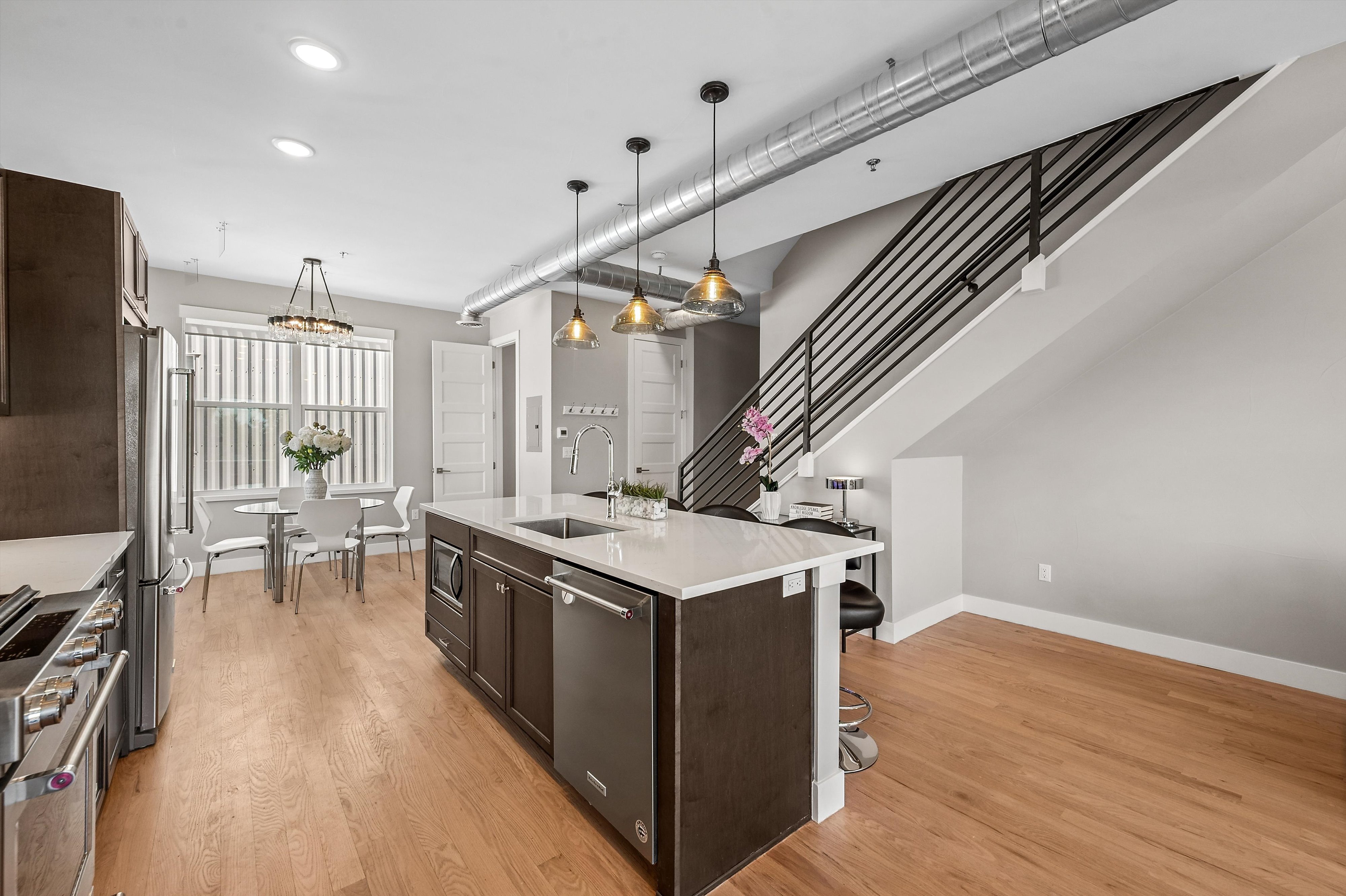  Condo Perched Above Jefferson Park with Rooftop Deck - 物件實景