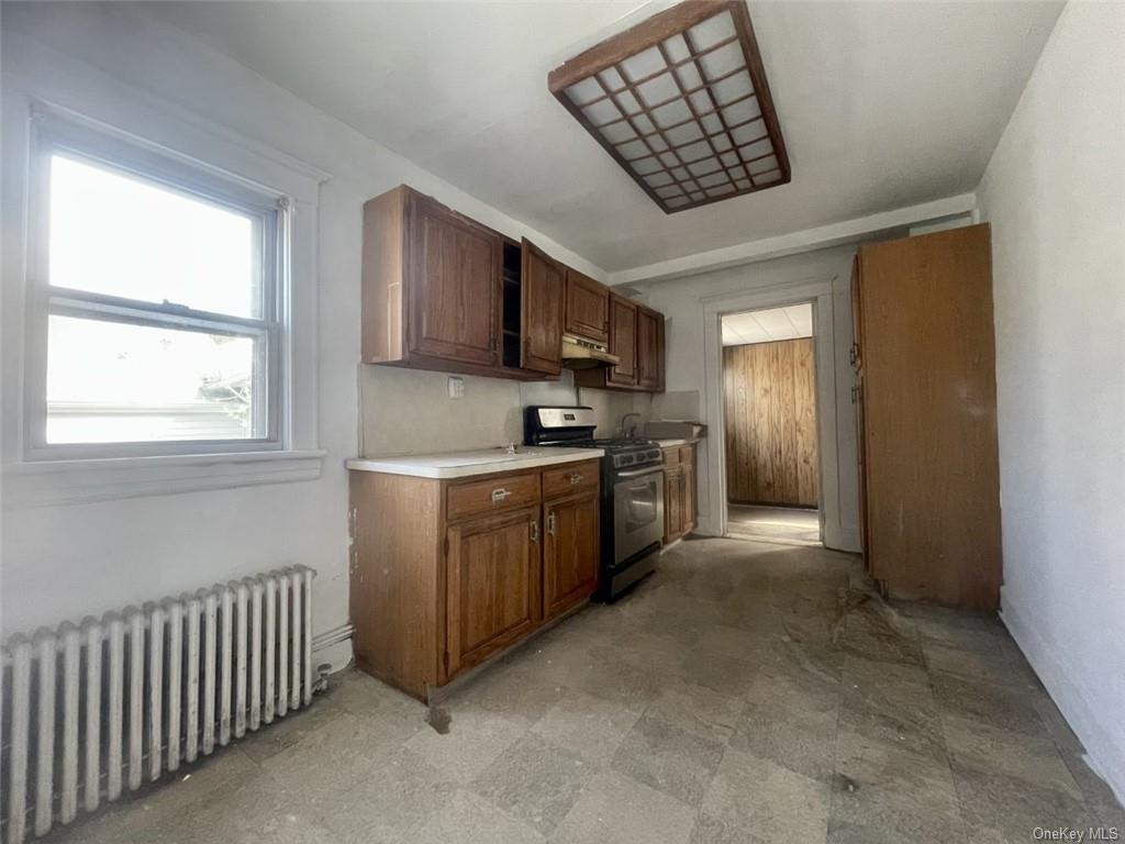 Dobbs Ferry, New York, 10522, United States, 4 Bedrooms Bedrooms, ,2 BathroomsBathrooms,Residential,For Sale,1888691