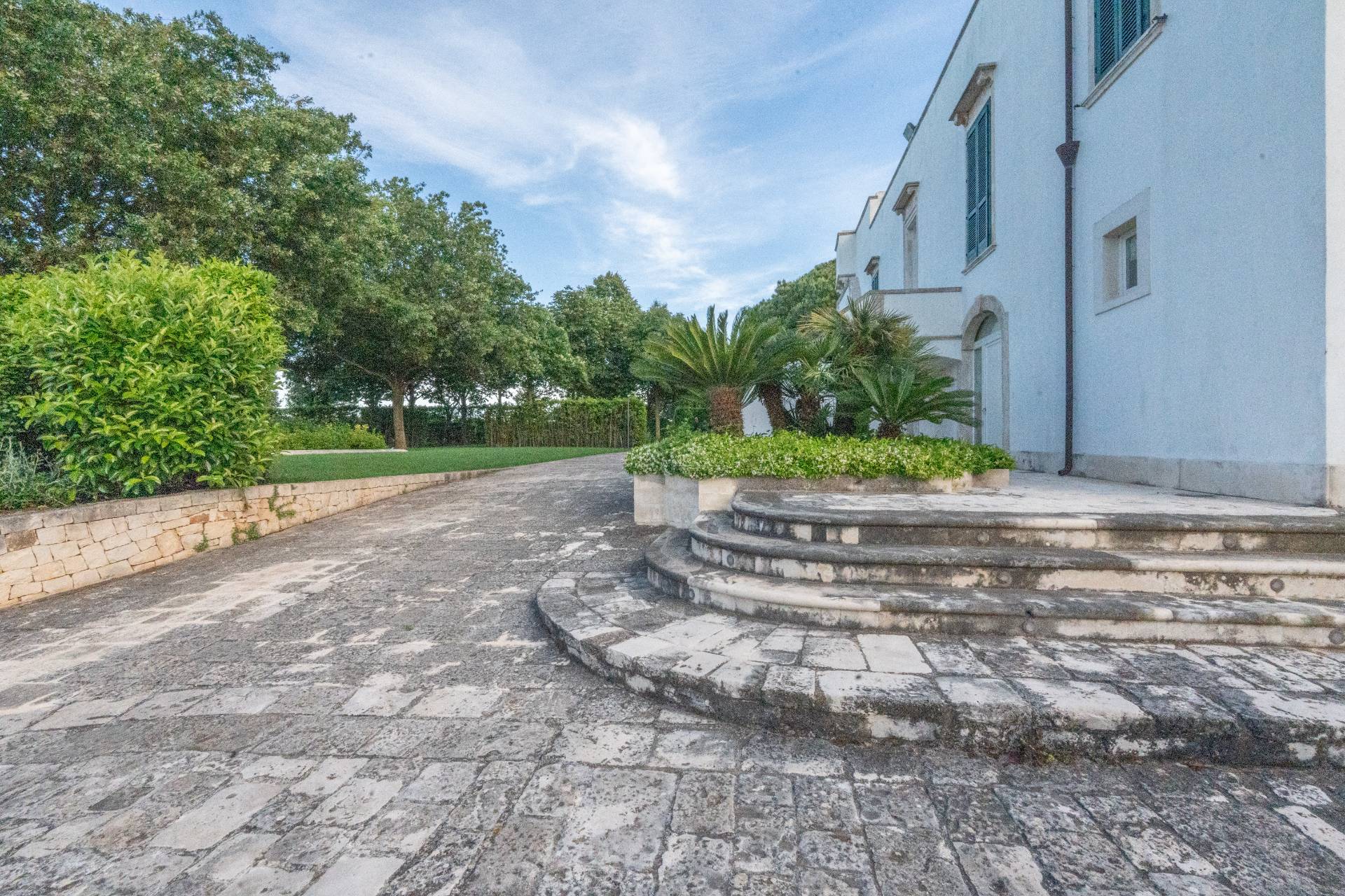 Martina Franca, Taranto, 74015, IT, 9 Bedrooms Bedrooms, ,12 BathroomsBathrooms,Residential,For Sale,1947823