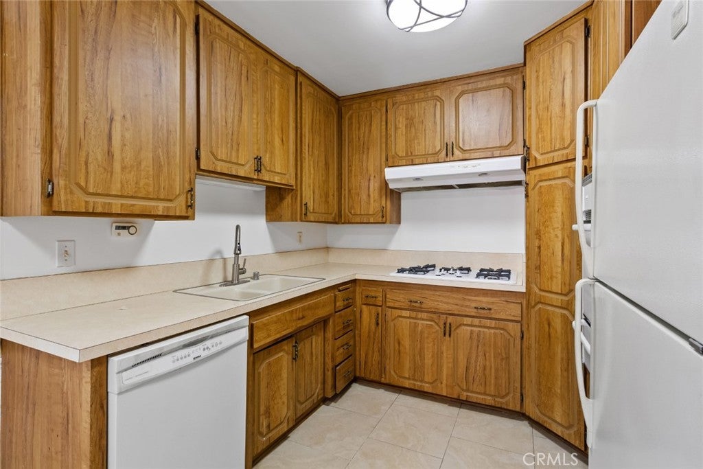 395 S Oakland Avenue #101, Pasadena, California, 91101, United States, 3 Bedrooms Bedrooms, ,2 BathroomsBathrooms,Residential,For Sale,395 S Oakland Avenue #101,1679345