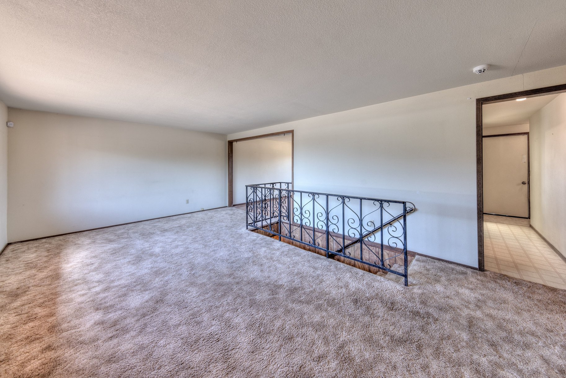  Room for Your Toys 3-Car Garage, Carport & Scenic Views - 物件實景