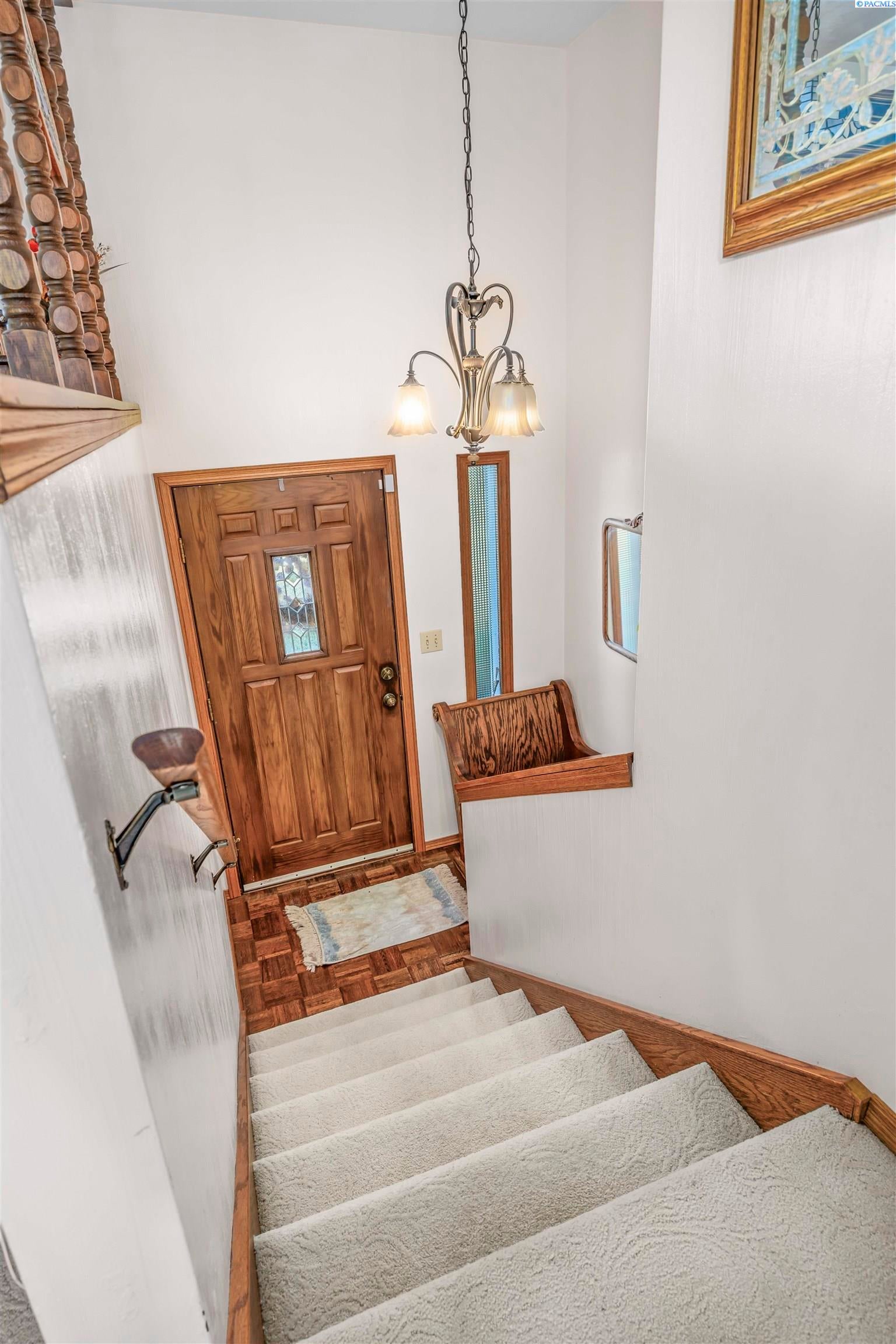 Prosser, Washington, 99350, United States, 4 Bedrooms Bedrooms, ,1 BathroomBathrooms,Residential,For Sale,1984108