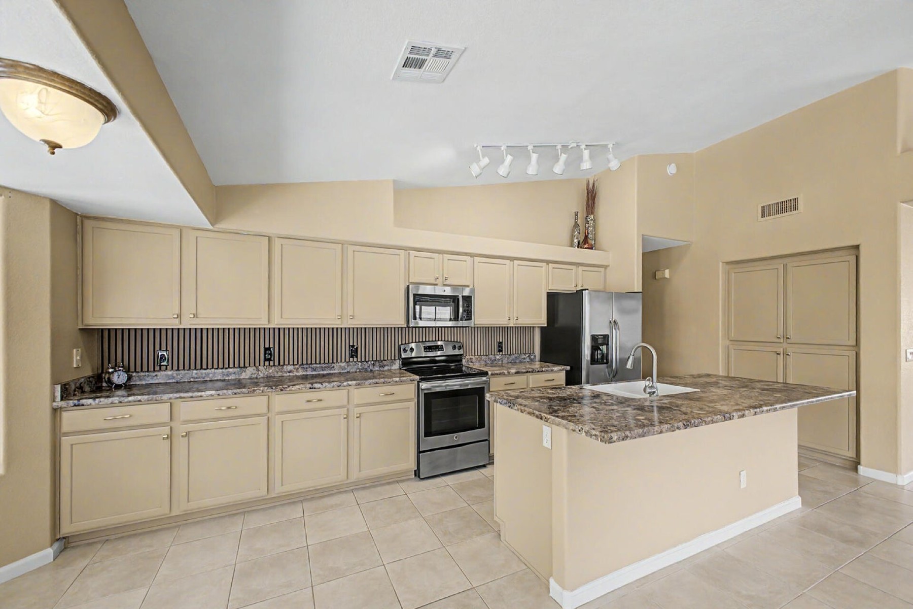  6929 W Monte Lindo ¦Glendale, AZ - 物件實景