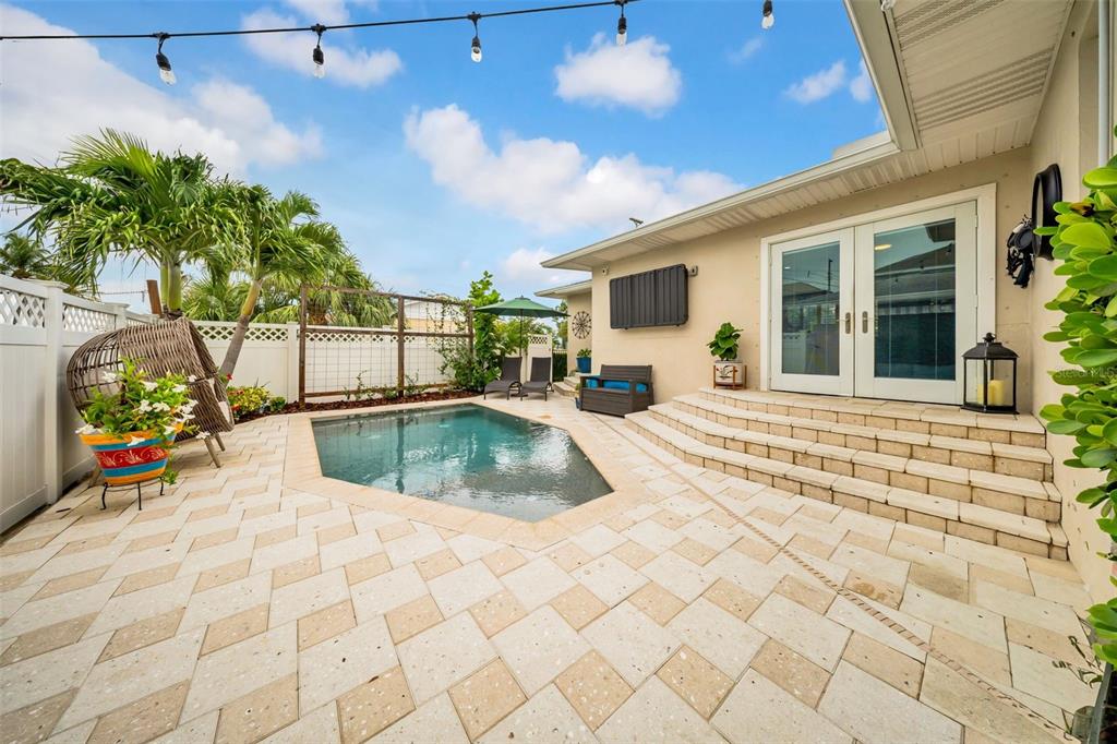 St Petersburg, Florida, 33704, United States, 2 Bedrooms Bedrooms, ,2 BathroomsBathrooms,Residential,For Sale,1897453
