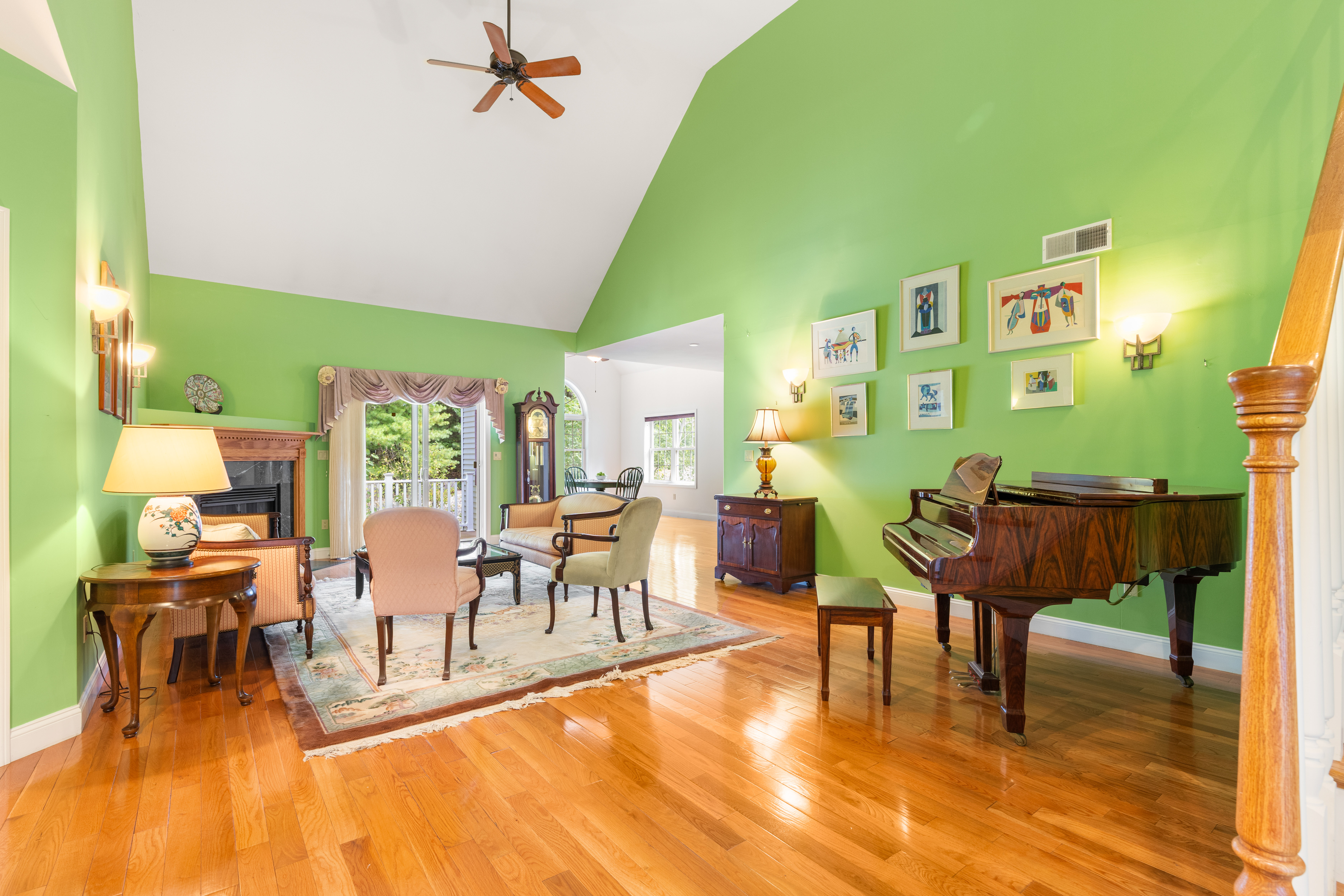  21 Steinbeck Street, Tyngsborough, MA, 01879 - 物件實景