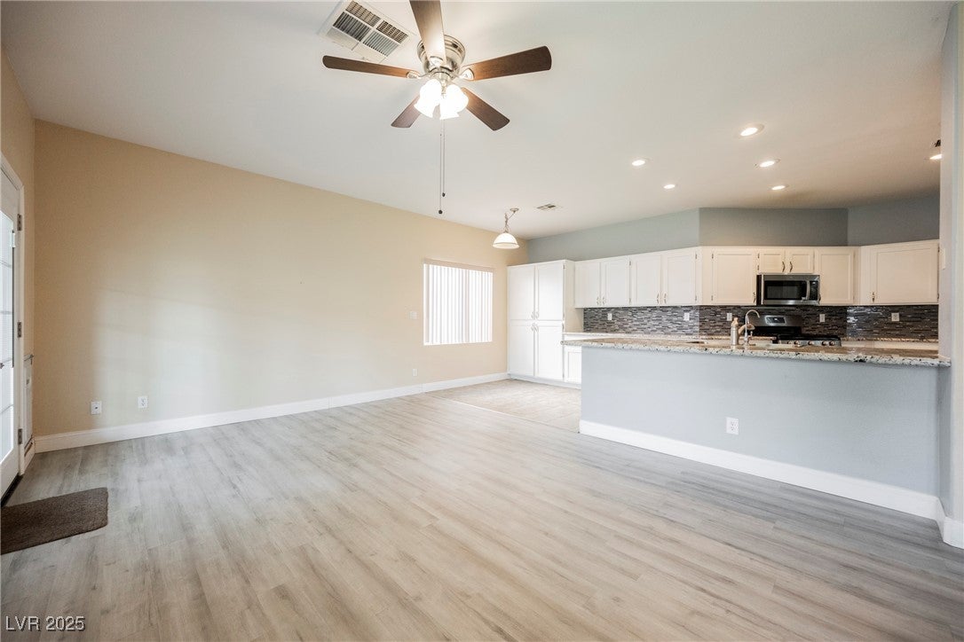 Henderson, Nevada, 89015, United States, 5 Bedrooms Bedrooms, ,2 BathroomsBathrooms,Residential,For Sale,1976773