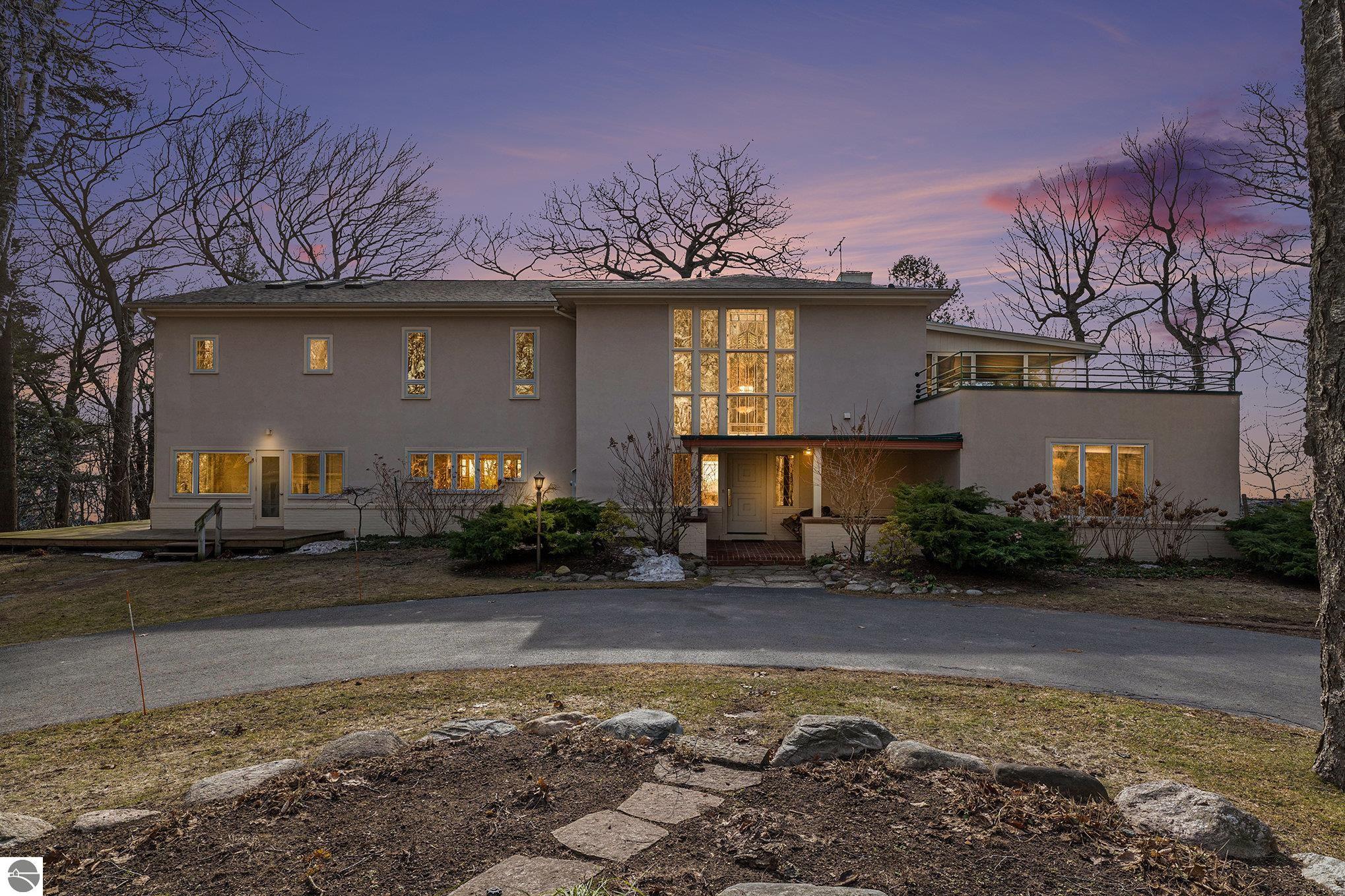 Frankfort, Michigan, 49635-9746, United States, 7 Bedrooms Bedrooms, ,5 BathroomsBathrooms,Residential,For Sale,1975140