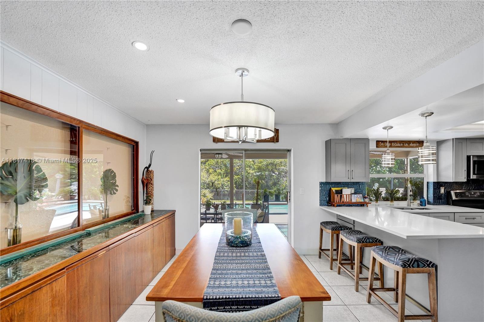 Plantation, Florida, 33313, United States, 4 Bedrooms Bedrooms, ,2 BathroomsBathrooms,Residential,For Sale,1903667