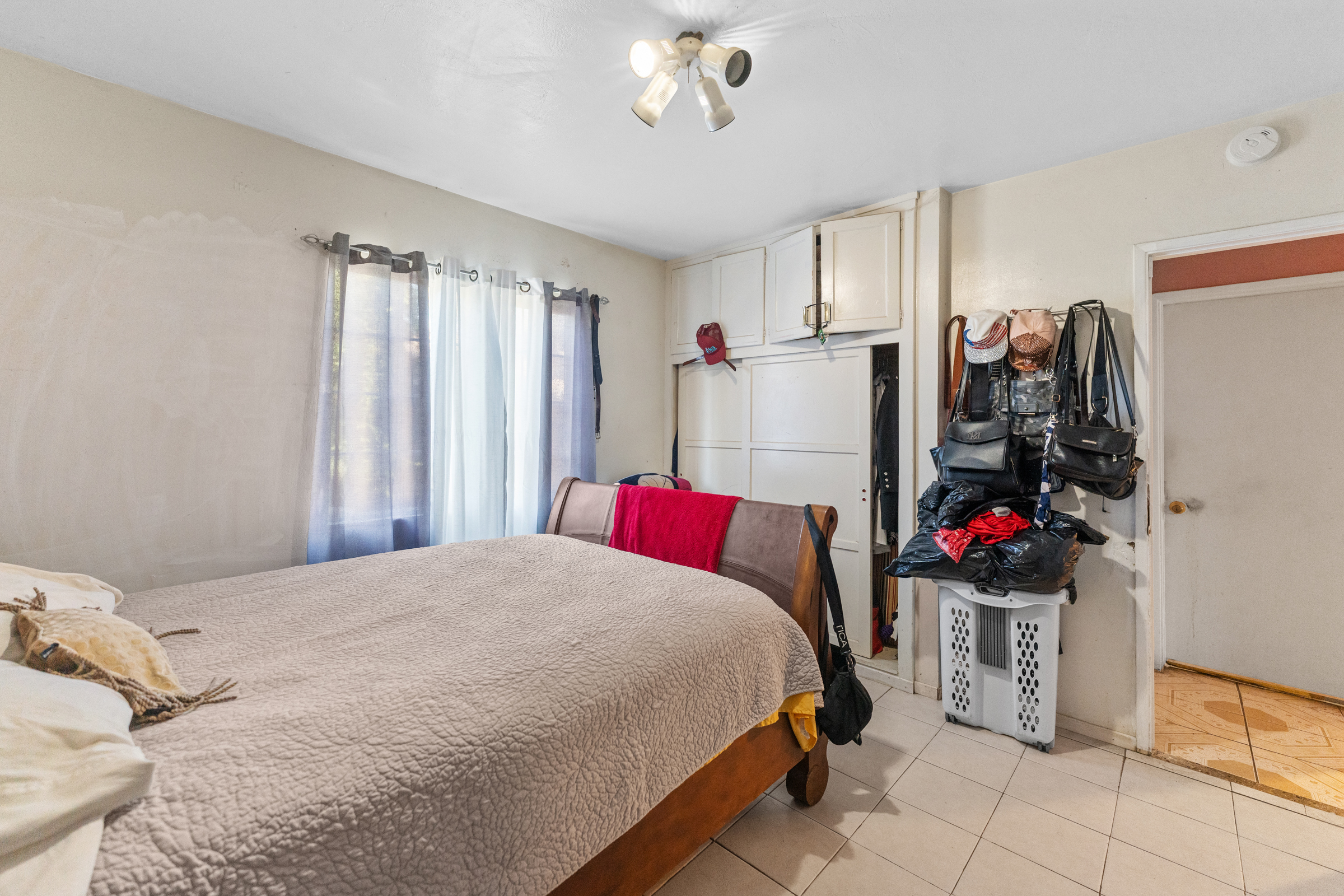 Riverside, California, 92503, United States, 3 Bedrooms Bedrooms, ,2 BathroomsBathrooms,Residential,For Sale,2005895