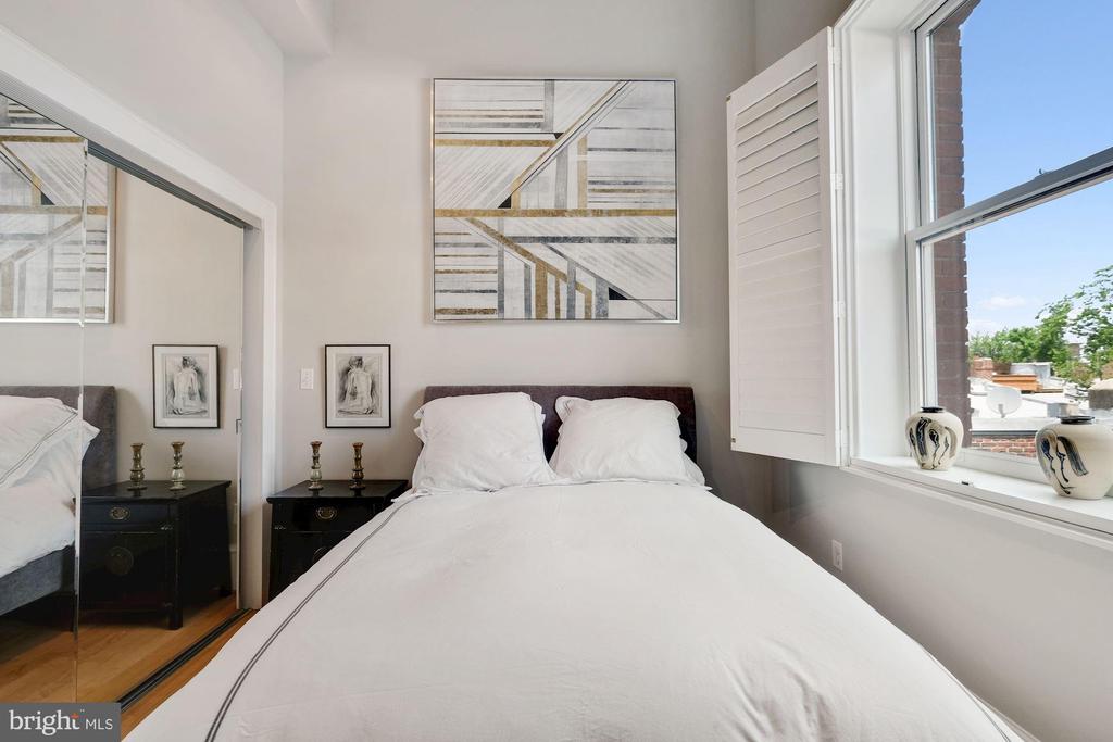 Washington, District of Columbia, 20009, United States, 3 Bedrooms Bedrooms, ,3 BathroomsBathrooms,Residential,For Sale,1987396