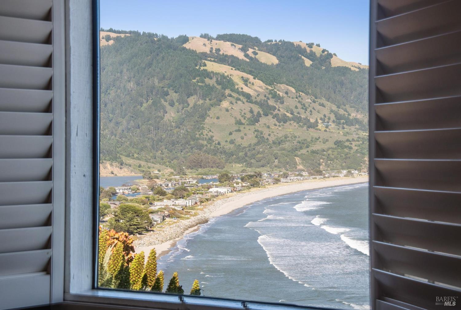 Bolinas, California, 94924, United States, 3 Bedrooms Bedrooms, ,2 BathroomsBathrooms,Residential,For Sale,2003104