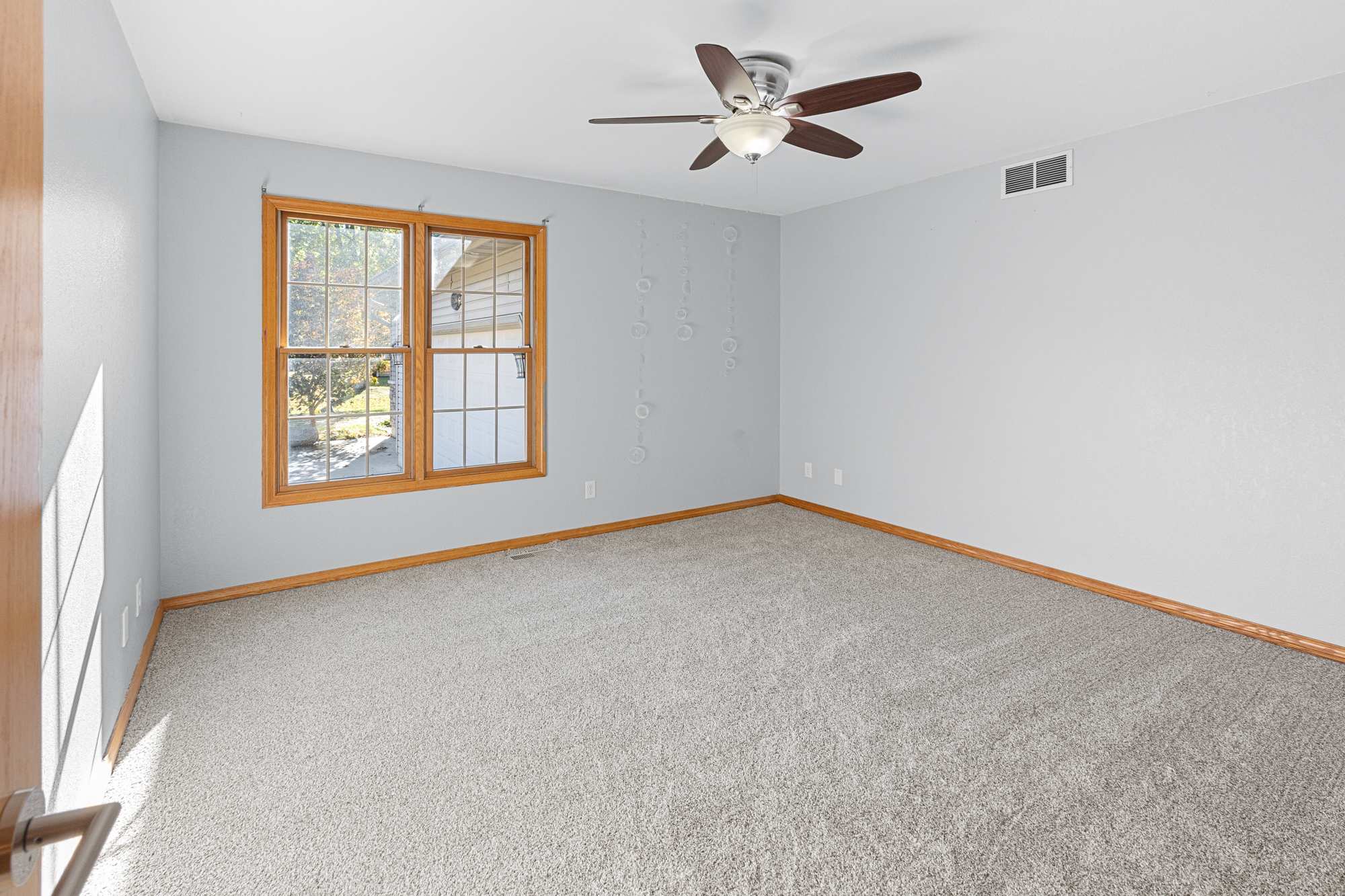 Effingham, Illinois, 62401, United States, 3 Bedrooms Bedrooms, ,3 BathroomsBathrooms,Residential,For Sale,1976361