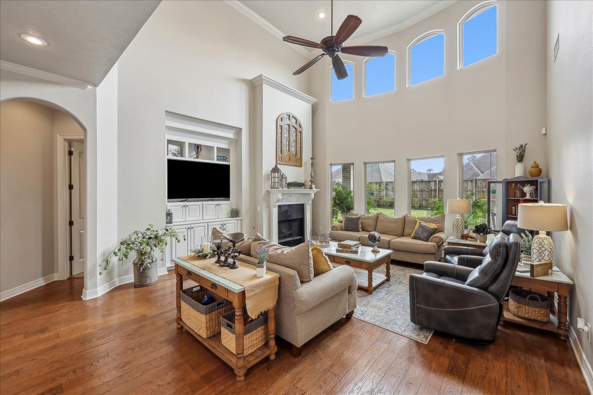 Lumberton, Texas, 77657, United States, 5 Bedrooms Bedrooms, ,4 BathroomsBathrooms,Residential,For Sale,1941970