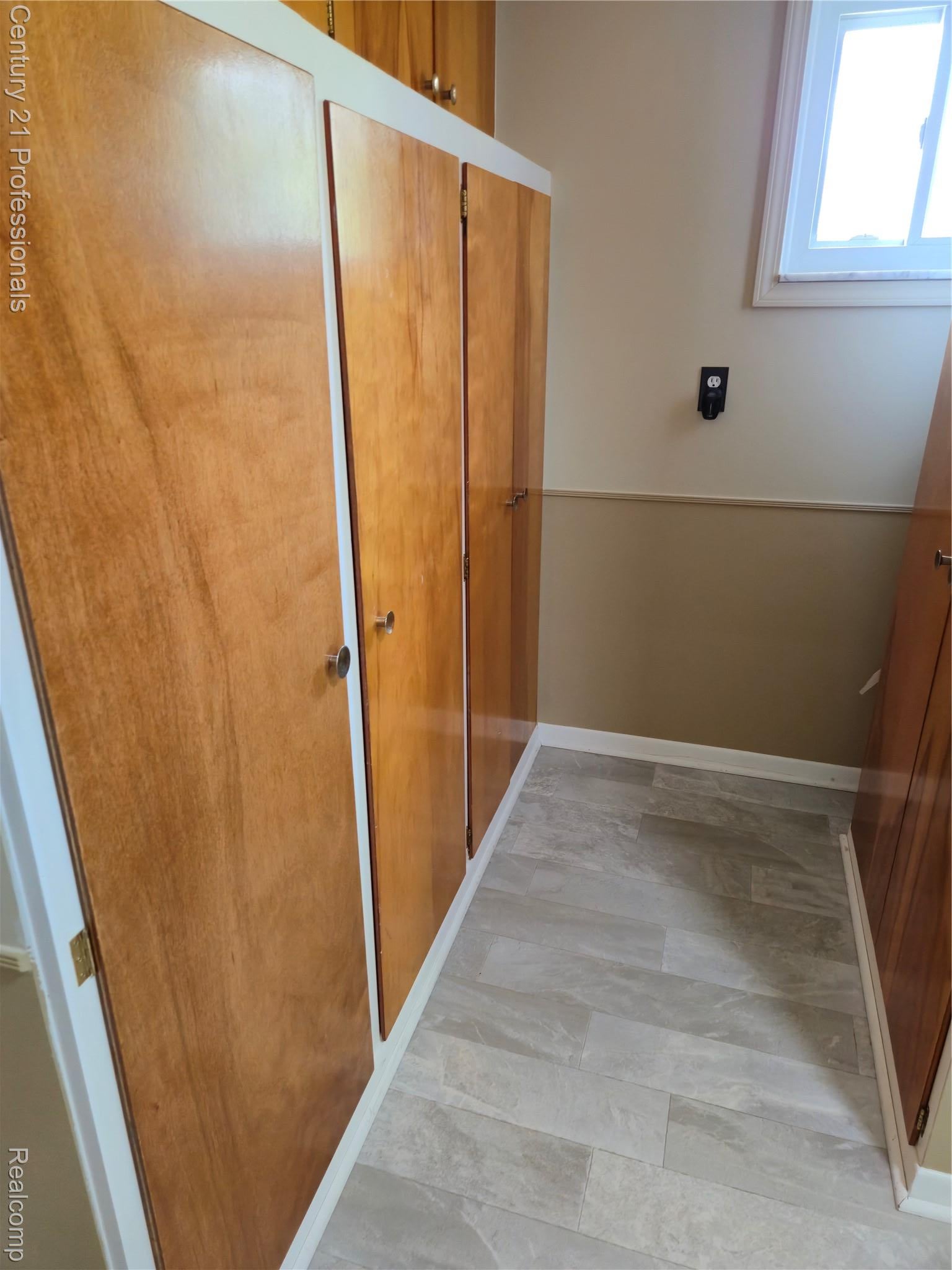 RochesterHills, Michigan, 48309, United States, 3 Bedrooms Bedrooms, ,3 BathroomsBathrooms,Residential,For Sale,1973960