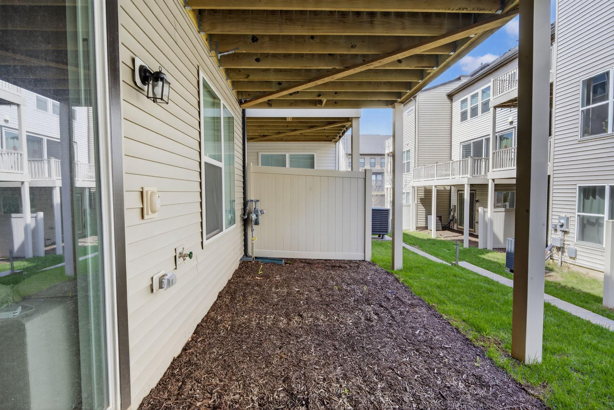  4991 Longmire Way, Chantilly, VA, 20151 - 物件實景