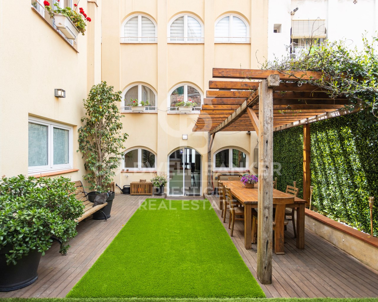 Barcelona, Catalonia, ES, 4 Bedrooms Bedrooms, ,3 BathroomsBathrooms,Residential,For Sale,1795299
