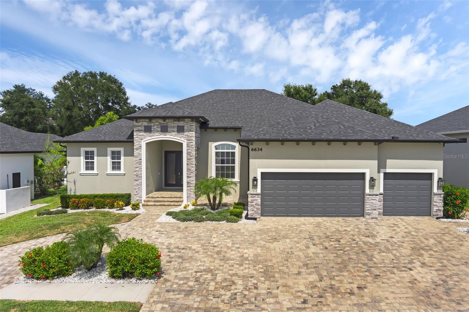 LAKELAND, Florida, 33813, United States, 5 Bedrooms Bedrooms, ,3 BathroomsBathrooms,Residential,For Sale,1937728