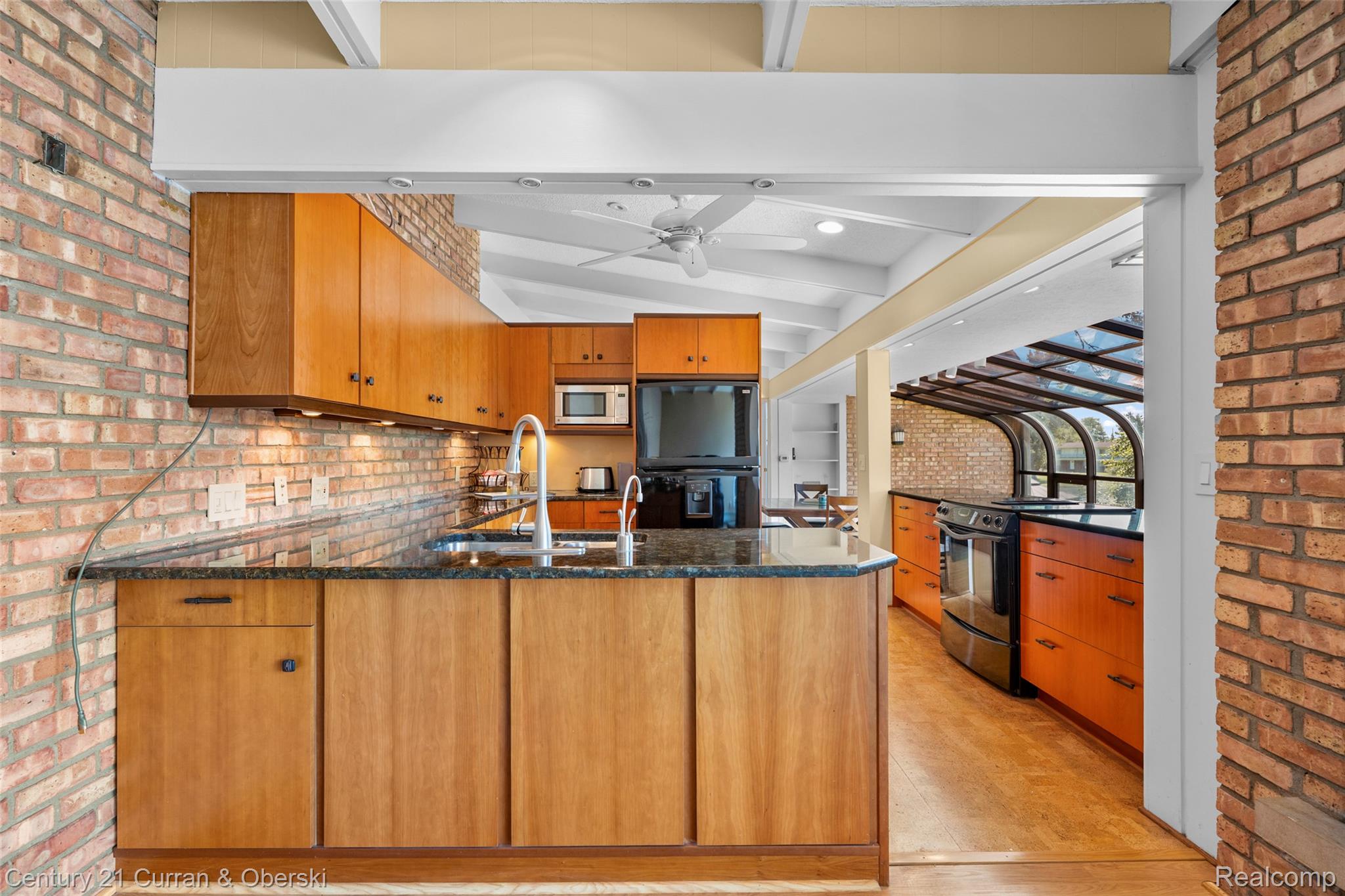 Walled Lake, Michigan, 48390, United States, 3 Bedrooms Bedrooms, ,3 BathroomsBathrooms,Residential,For Sale,1981243