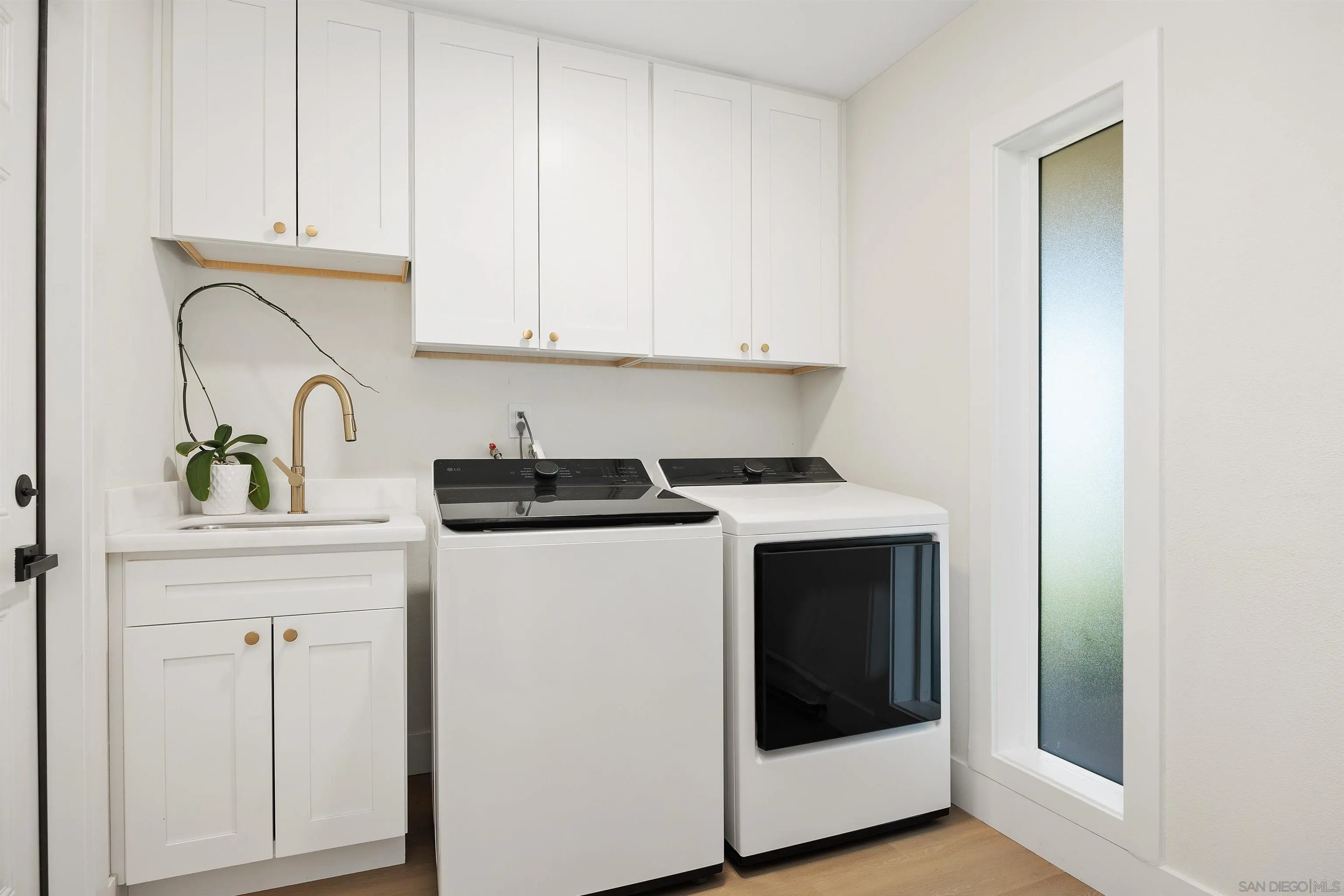 San Diego, California, 92128, United States, 3 Bedrooms Bedrooms, ,2 BathroomsBathrooms,Residential,For Sale,1999575