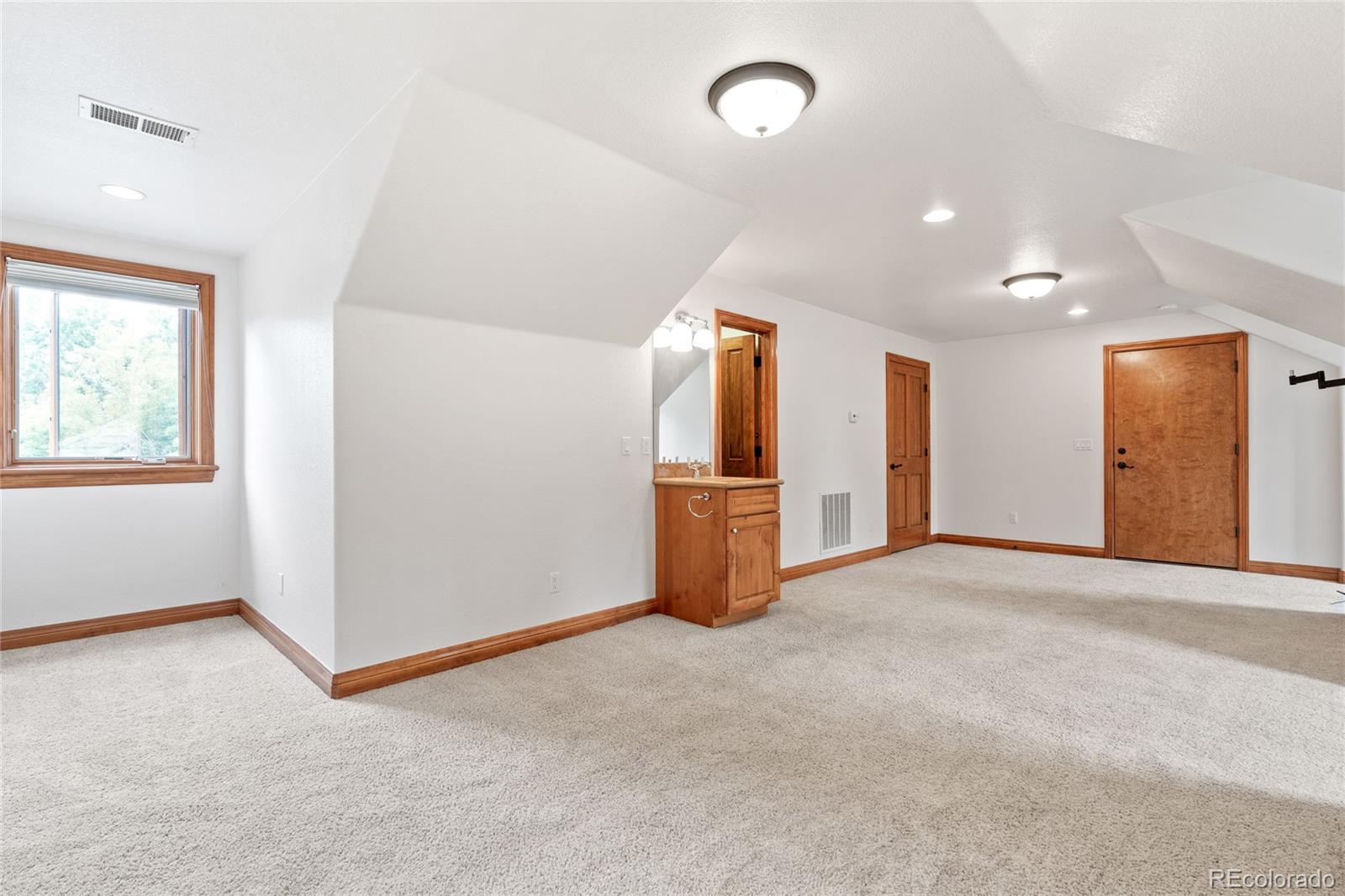 Littleton, Colorado, 80120, United States, 6 Bedrooms Bedrooms, ,7 BathroomsBathrooms,Residential,For Sale,1902050