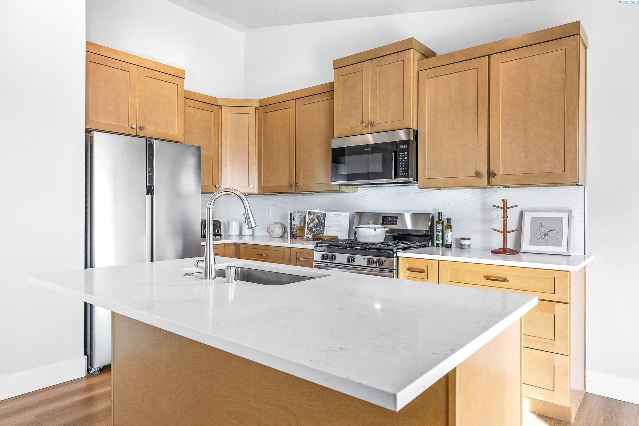 Kennewick, Washington, 99338, United States, 3 Bedrooms Bedrooms, ,1 BathroomBathrooms,Residential,For Sale,1969367