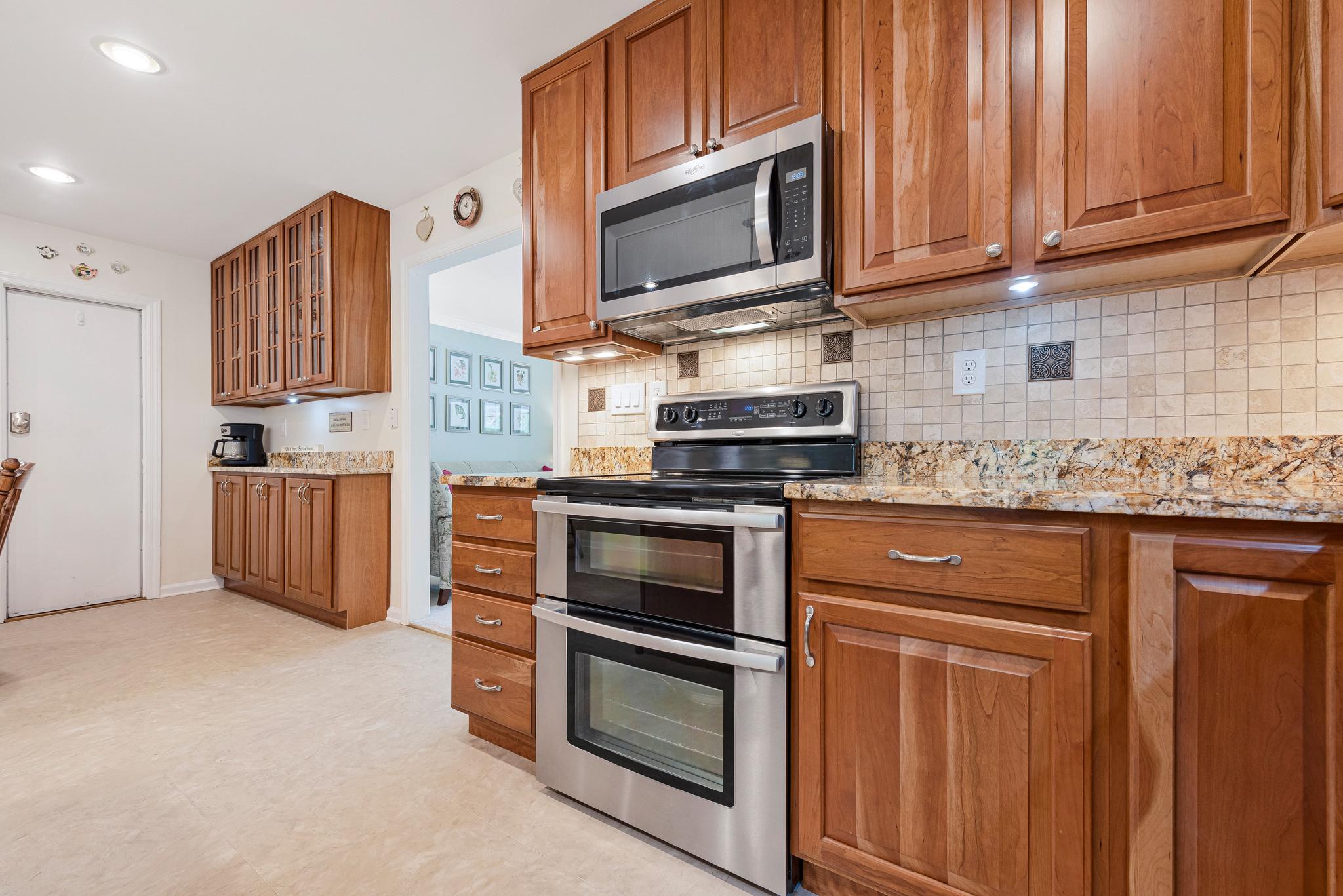 Bowie, Maryland, 20716, United States, 4 Bedrooms Bedrooms, ,2 BathroomsBathrooms,Residential,For Sale,2048193