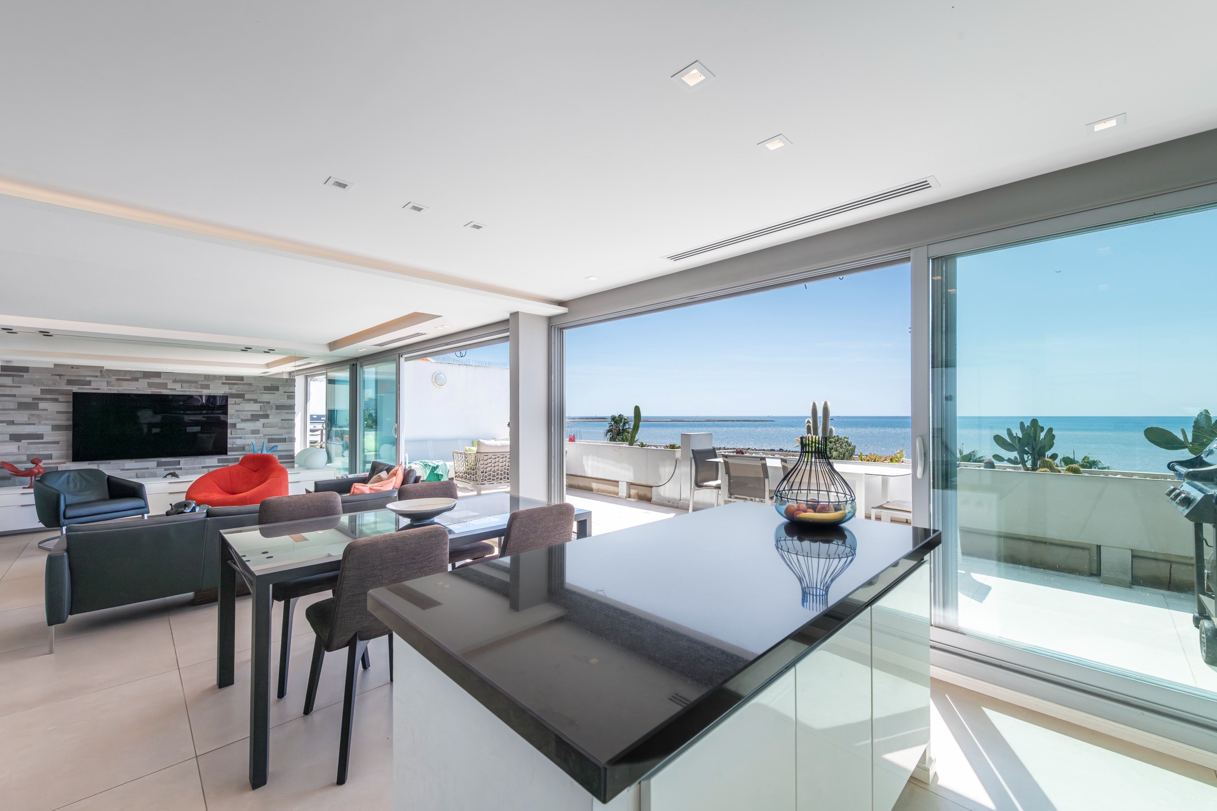  Saint Laurent du Var, 88 sqm two bedroom penthouse with 115 sqm of terraces and… - 物件實景