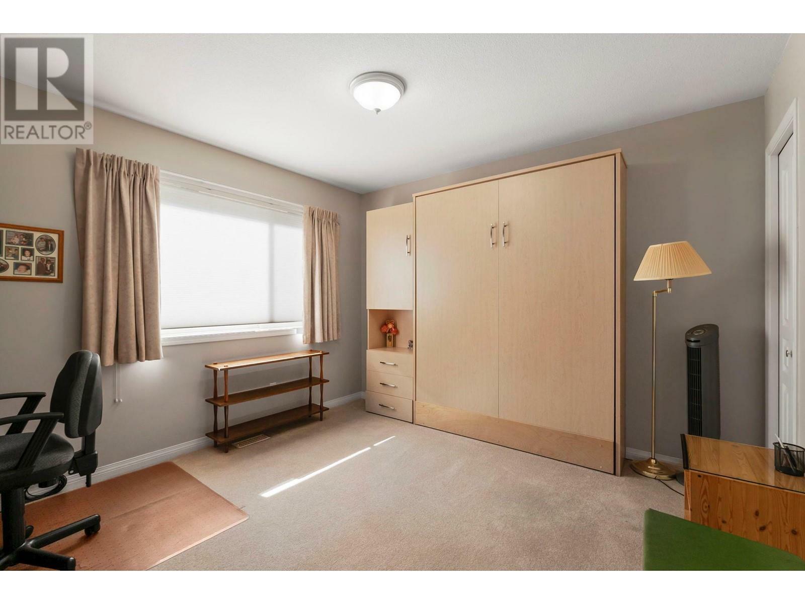 KELOWNA, British Columbia, V1V 1Z4, CA, 2 Bedrooms Bedrooms, ,2 BathroomsBathrooms,Residential,For Sale,1960931