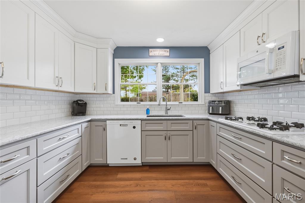 Unincorporated, Missouri, 63129, United States, 4 Bedrooms Bedrooms, ,4 BathroomsBathrooms,Residential,For Sale,1992793