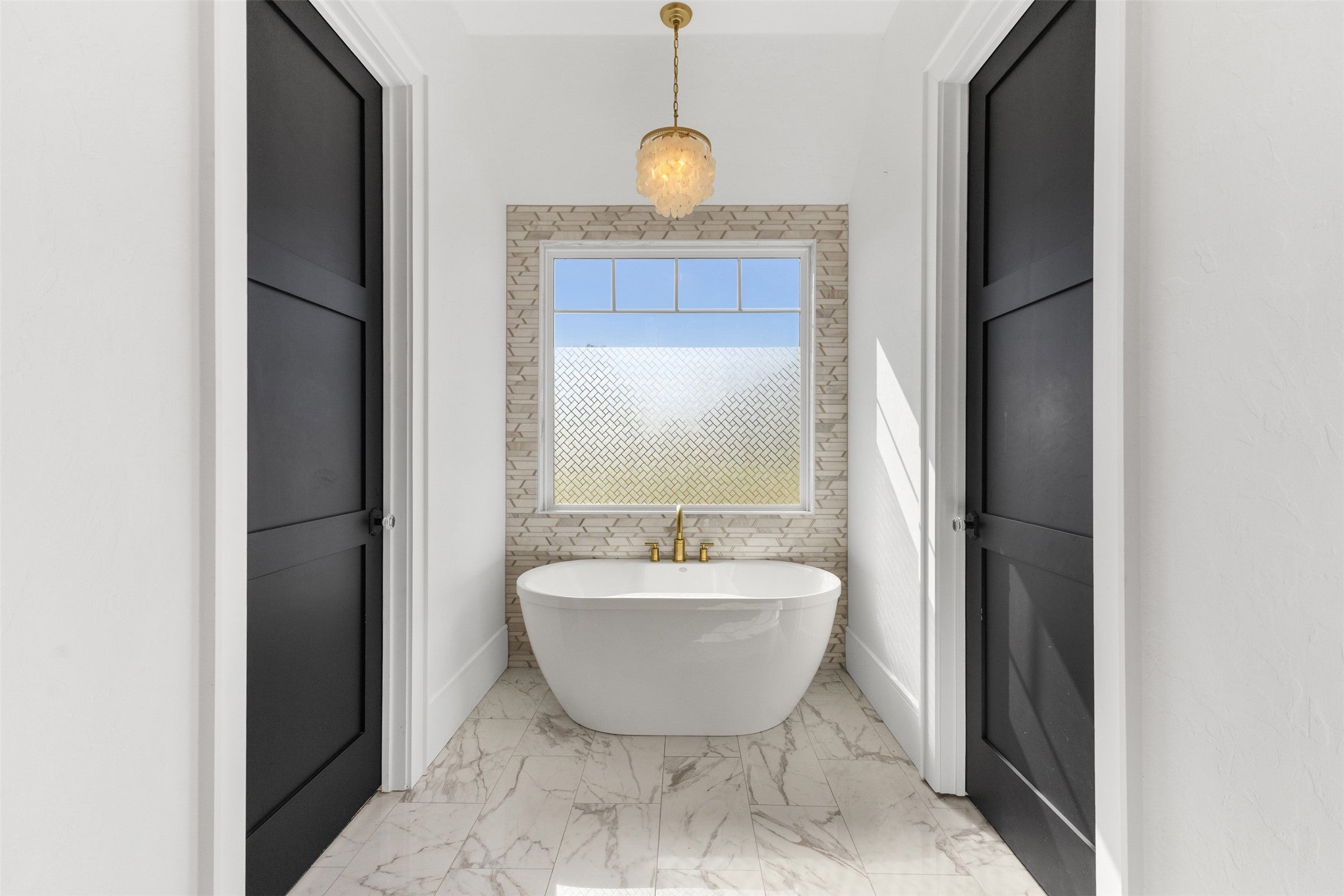 Sulphur Springs, Texas, 75482, United States, 4 Bedrooms Bedrooms, ,4 BathroomsBathrooms,Residential,For Sale,1990973