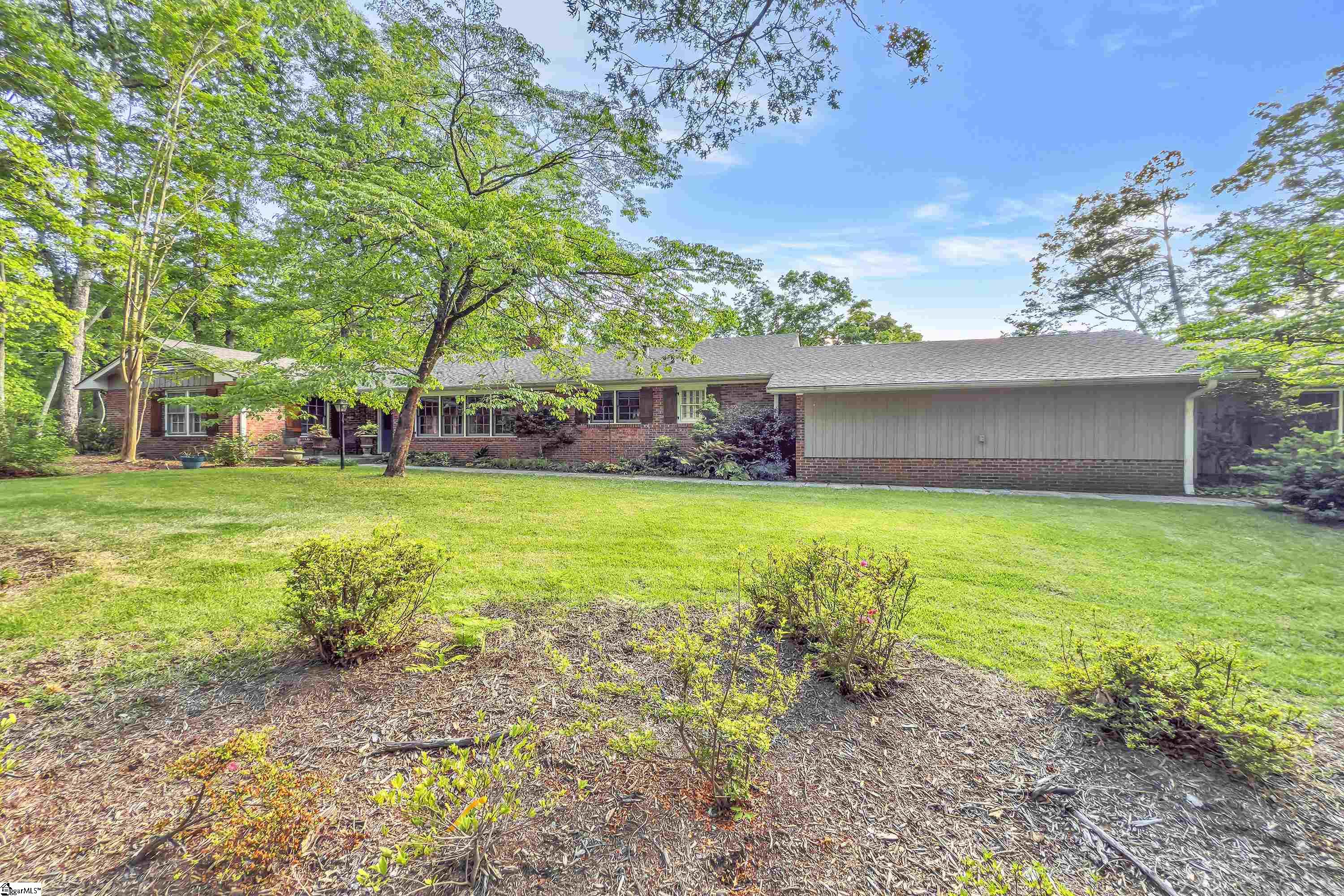 Landrum, South Carolina, 29356, United States, 3 Bedrooms Bedrooms, ,3 BathroomsBathrooms,Residential,For Sale,1948033