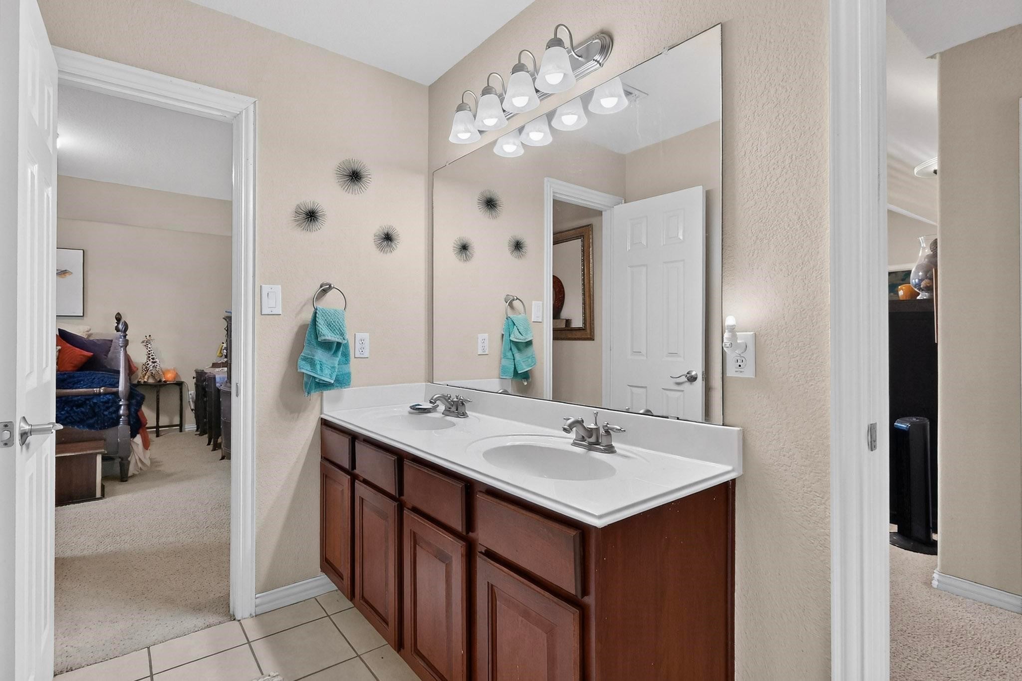 Mansfield, Texas, 76063, United States, 5 Bedrooms Bedrooms, ,3 BathroomsBathrooms,Residential,For Sale,1999232