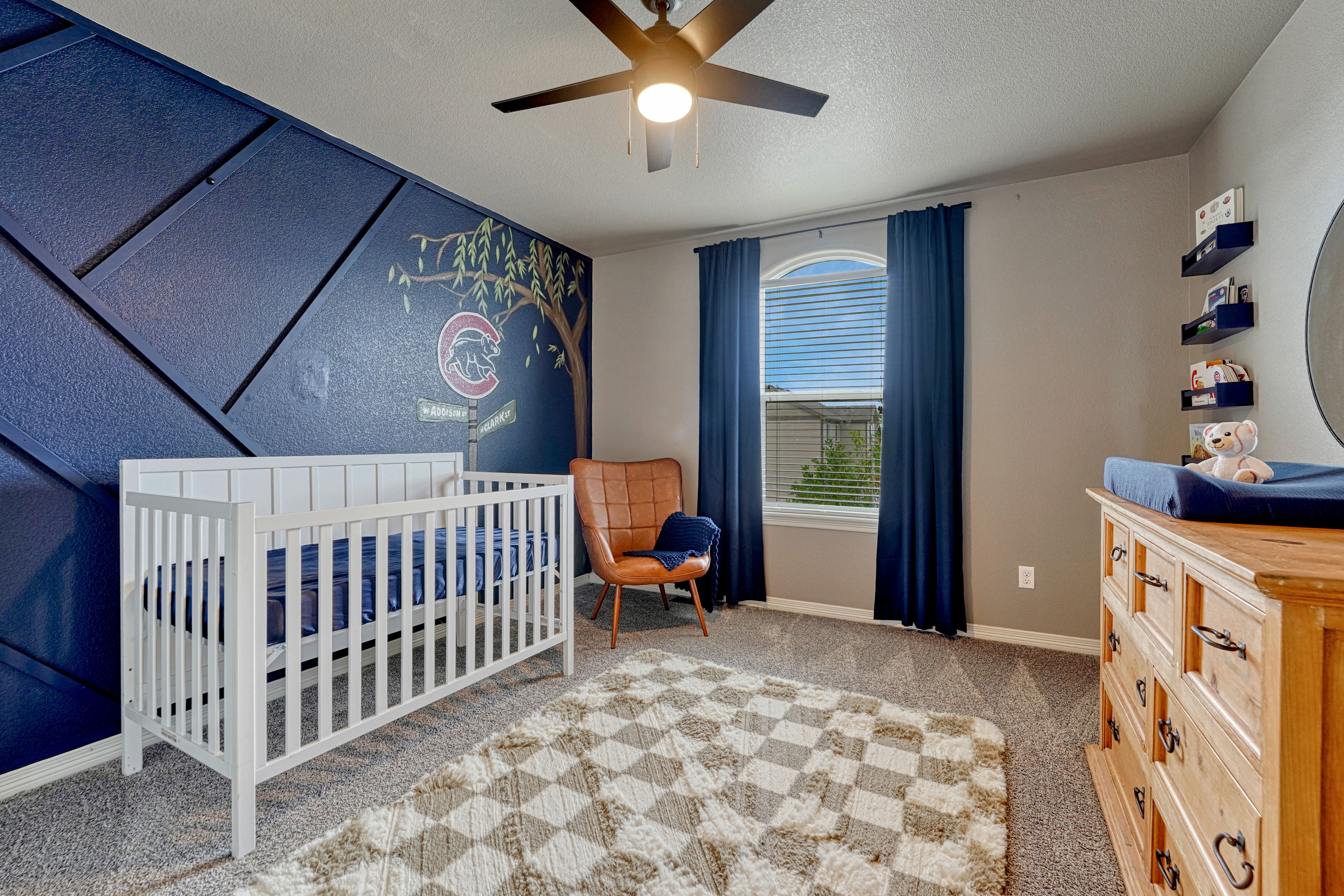 Exceptionally Updated Residence in The Meadows at Lorson Ranch - 物件實景