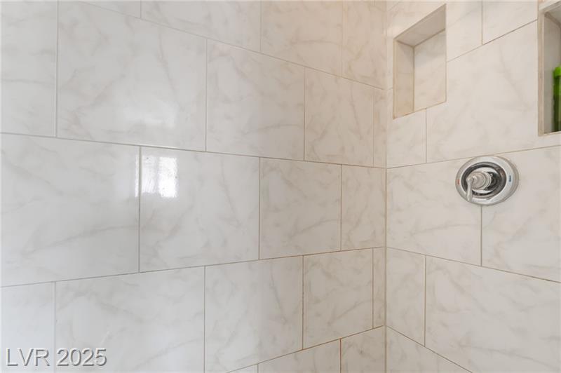 Henderson, Nevada, 89014, United States, 4 Bedrooms Bedrooms, ,2 BathroomsBathrooms,Residential,For Sale,1977160