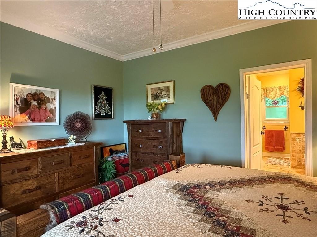 Elk Park, North Carolina, 28622, United States, 3 Bedrooms Bedrooms, ,3 BathroomsBathrooms,Residential,For Sale,1984406