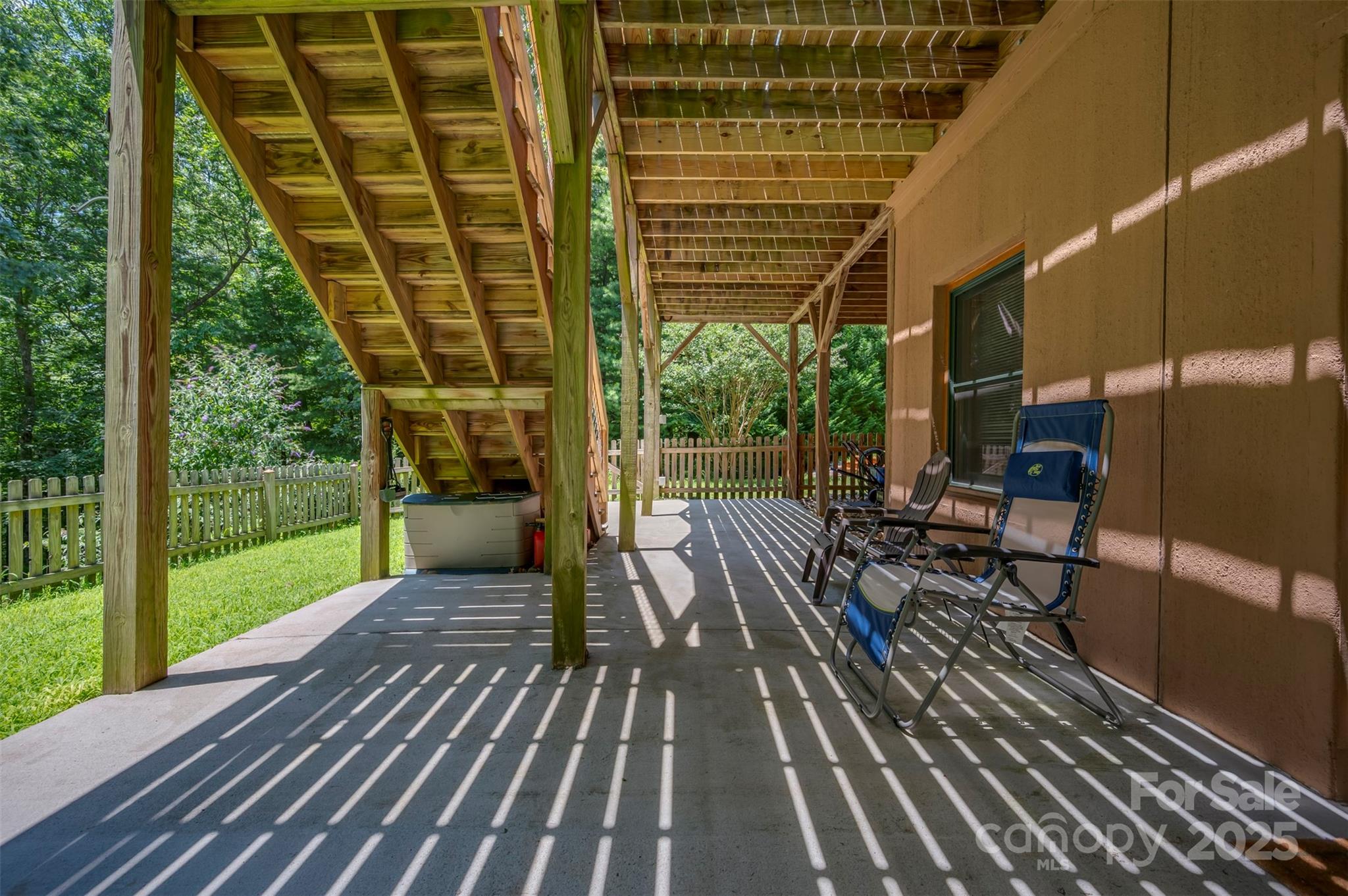 Saluda, North Carolina, 28773, United States, 3 Bedrooms Bedrooms, ,3 BathroomsBathrooms,Residential,For Sale,1996428