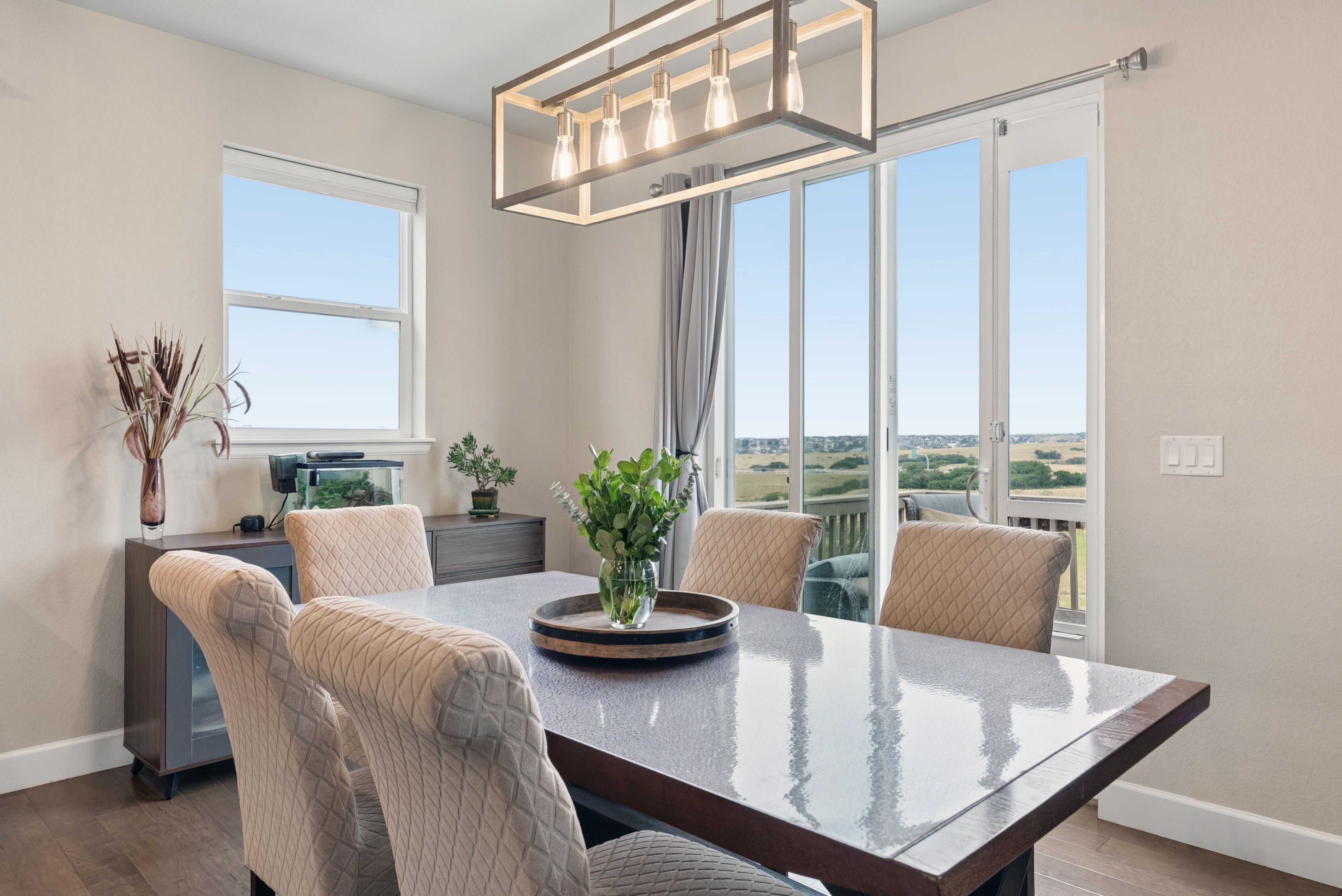  Timeless Elegance And Contemporary Design In Prime Location - 物件實景