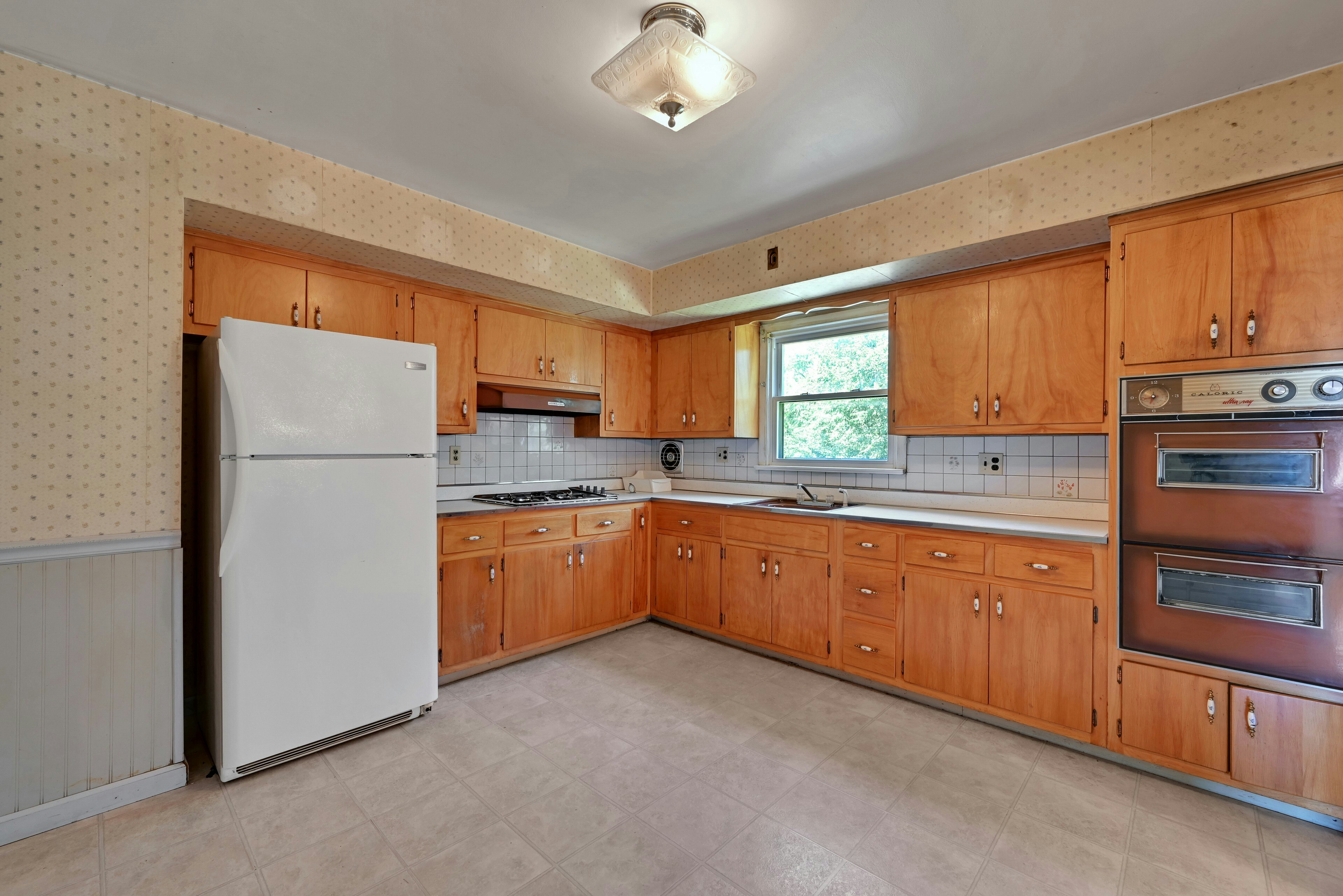  347 Chestnut Avenue, South Hackensack, NJ 07606 - 物件實景