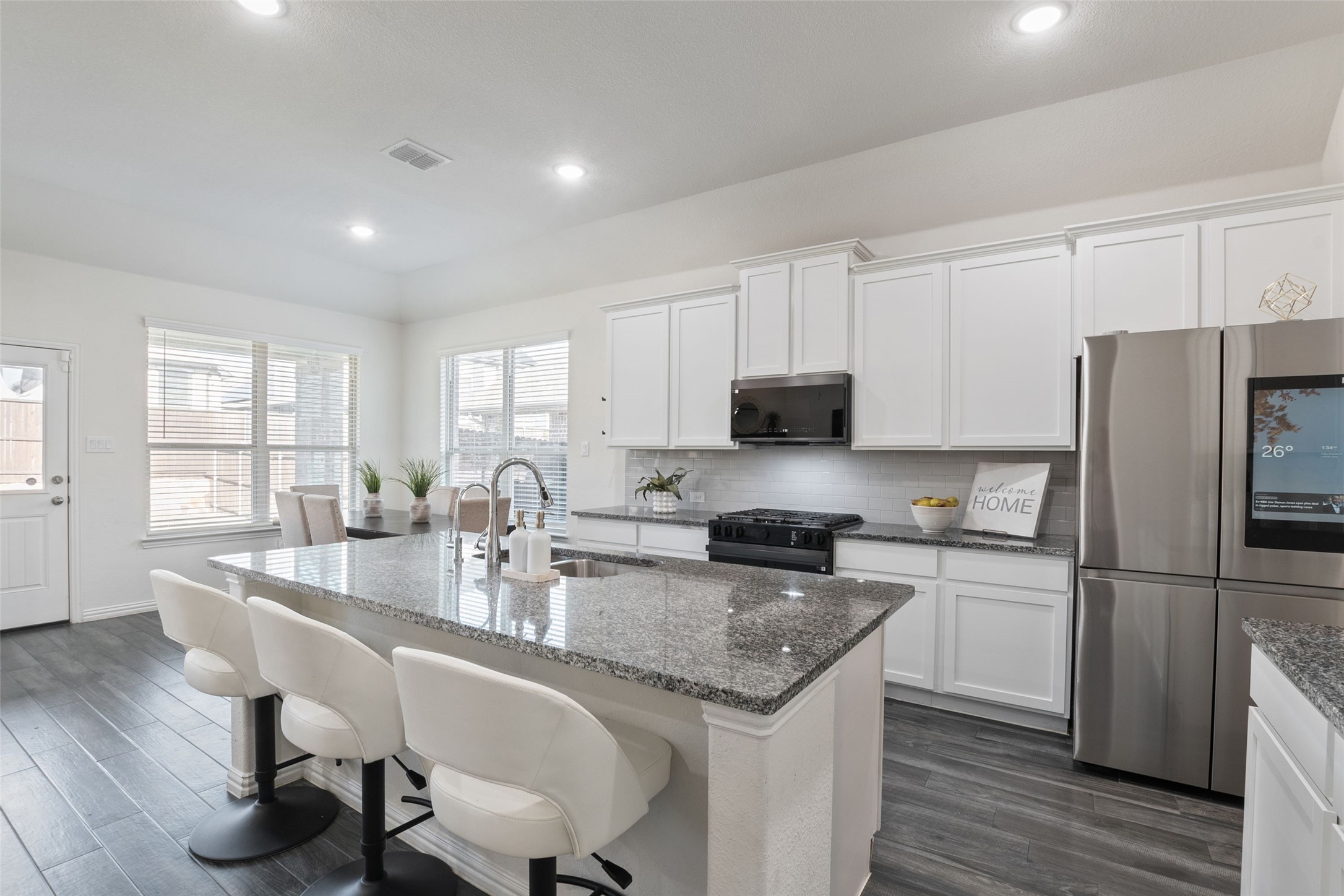 Little Elm, Texas, 75068, United States, 4 Bedrooms Bedrooms, ,4 BathroomsBathrooms,Residential,For Sale,1990975