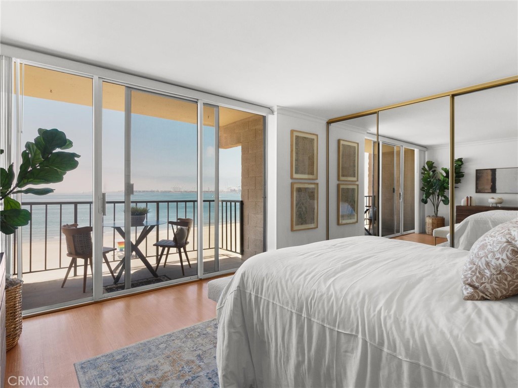 Long Beach, California, 90802, United States, 2 Bedrooms Bedrooms, ,Residential,For Sale,1905979