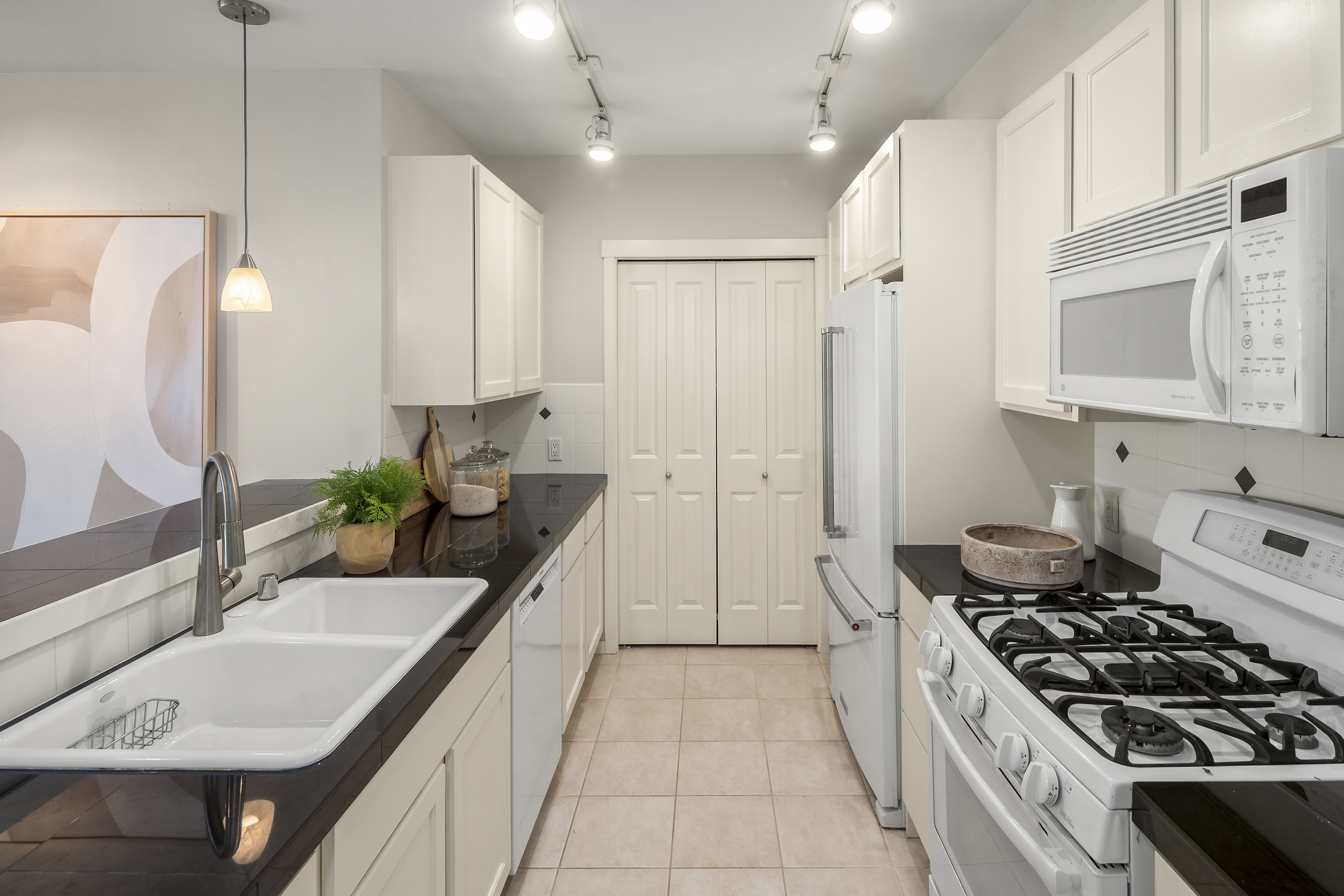  2901 NE Blakeley St Unit #409, Seattle, WA 98105 - 物件實景