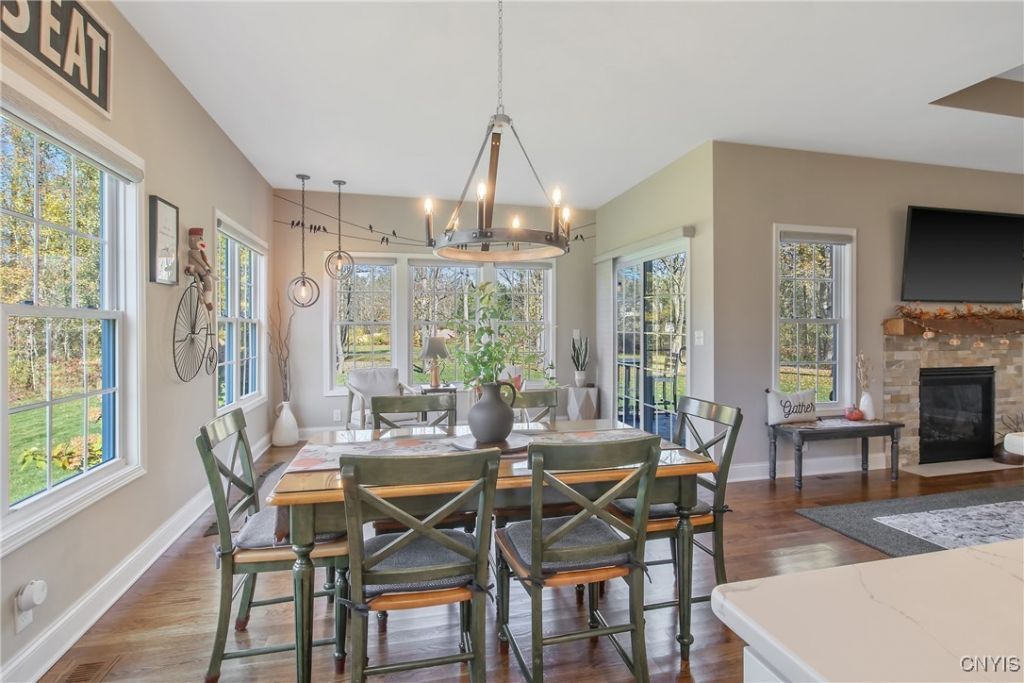 Liverpool, New York, 13090, United States, 3 Bedrooms Bedrooms, ,2 BathroomsBathrooms,Residential,For Sale,1972941