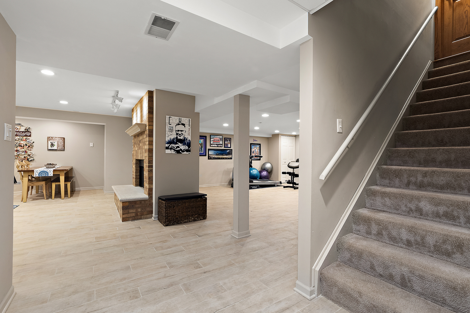 Orland Park, Illinois, 60467, United States, 4 Bedrooms Bedrooms, ,5 BathroomsBathrooms,Residential,For Sale,1987350