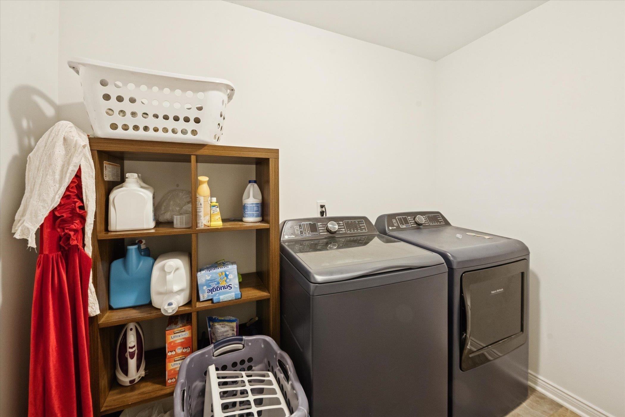 Ortonville, Michigan, 48462, United States, 5 Bedrooms Bedrooms, ,3 BathroomsBathrooms,Residential,For Sale,2008578