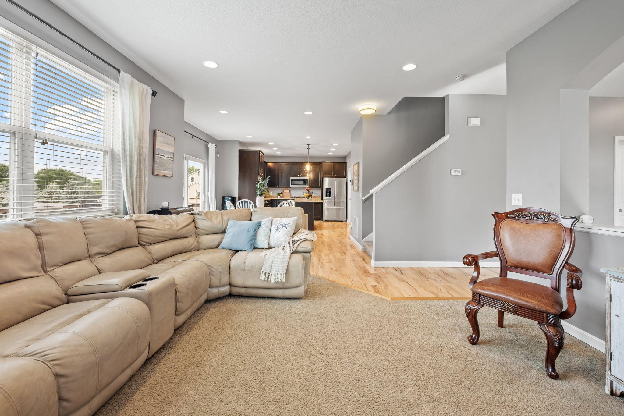 Lakeville, Minnesota, 55044, United States, 4 Bedrooms Bedrooms, ,3 BathroomsBathrooms,Residential,For Sale,1992013