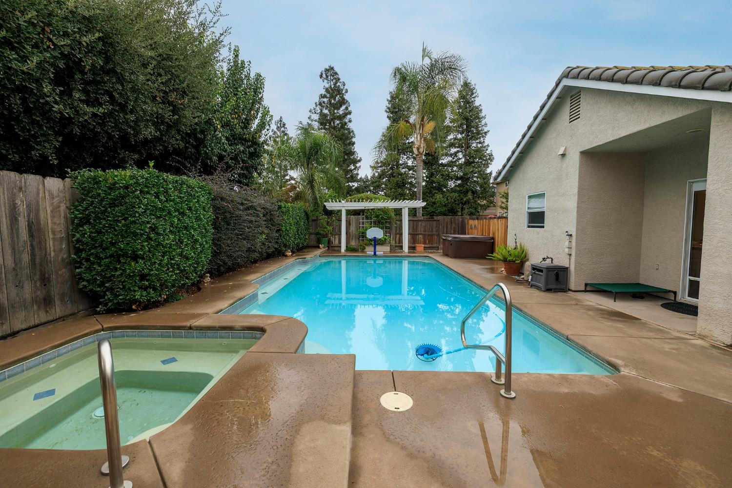 Turlock, California, 95382, United States, 4 Bedrooms Bedrooms, ,2 BathroomsBathrooms,Residential,For Sale,1987416