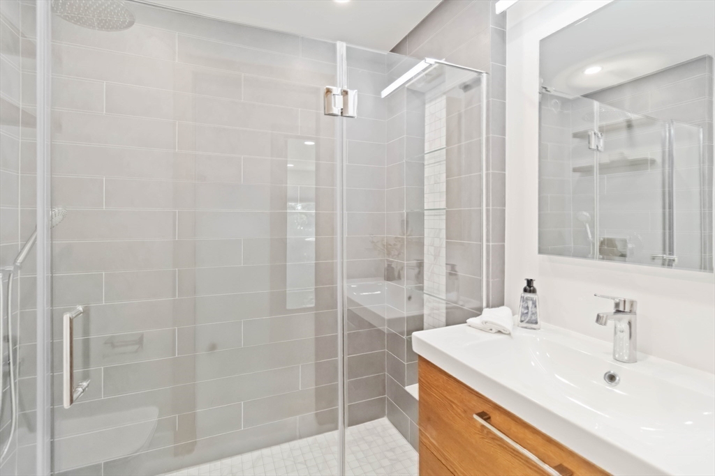 Natick, Massachusetts, 01760, United States, 4 Bedrooms Bedrooms, ,4 BathroomsBathrooms,Residential,For Sale,1950853
