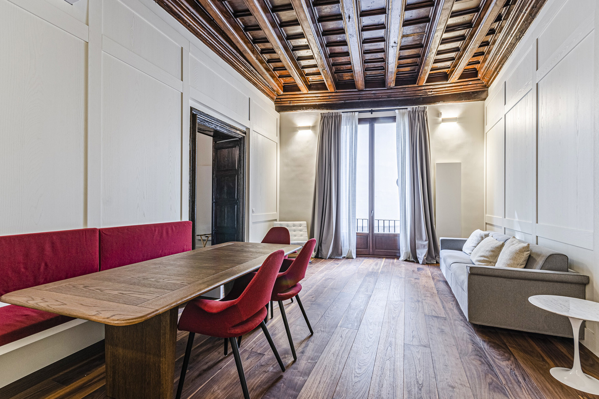  Authentic and medieval apartment with high ceilings in central El Born - 物件實景
