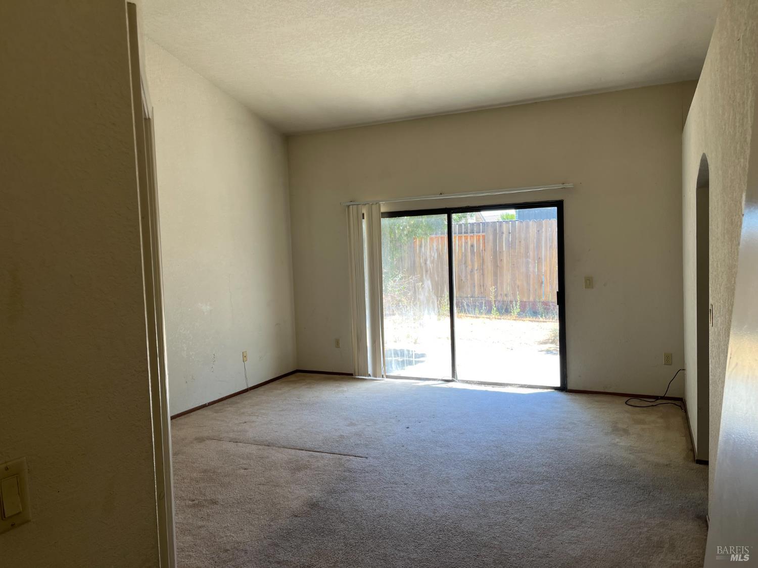 Vacaville, California, 95687, United States, 3 Bedrooms Bedrooms, ,2 BathroomsBathrooms,Residential,For Sale,1909138