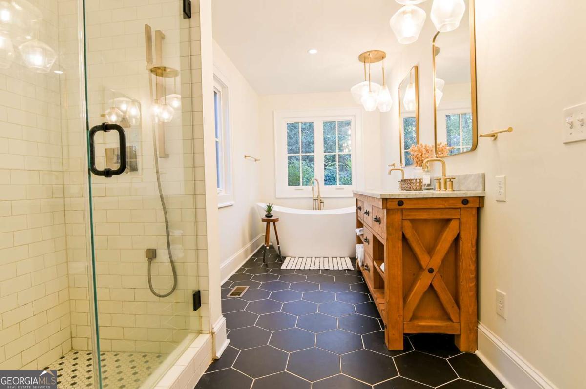 Athens, Georgia, 30606, United States, 4 Bedrooms Bedrooms, ,3 BathroomsBathrooms,Residential,For Sale,1988193